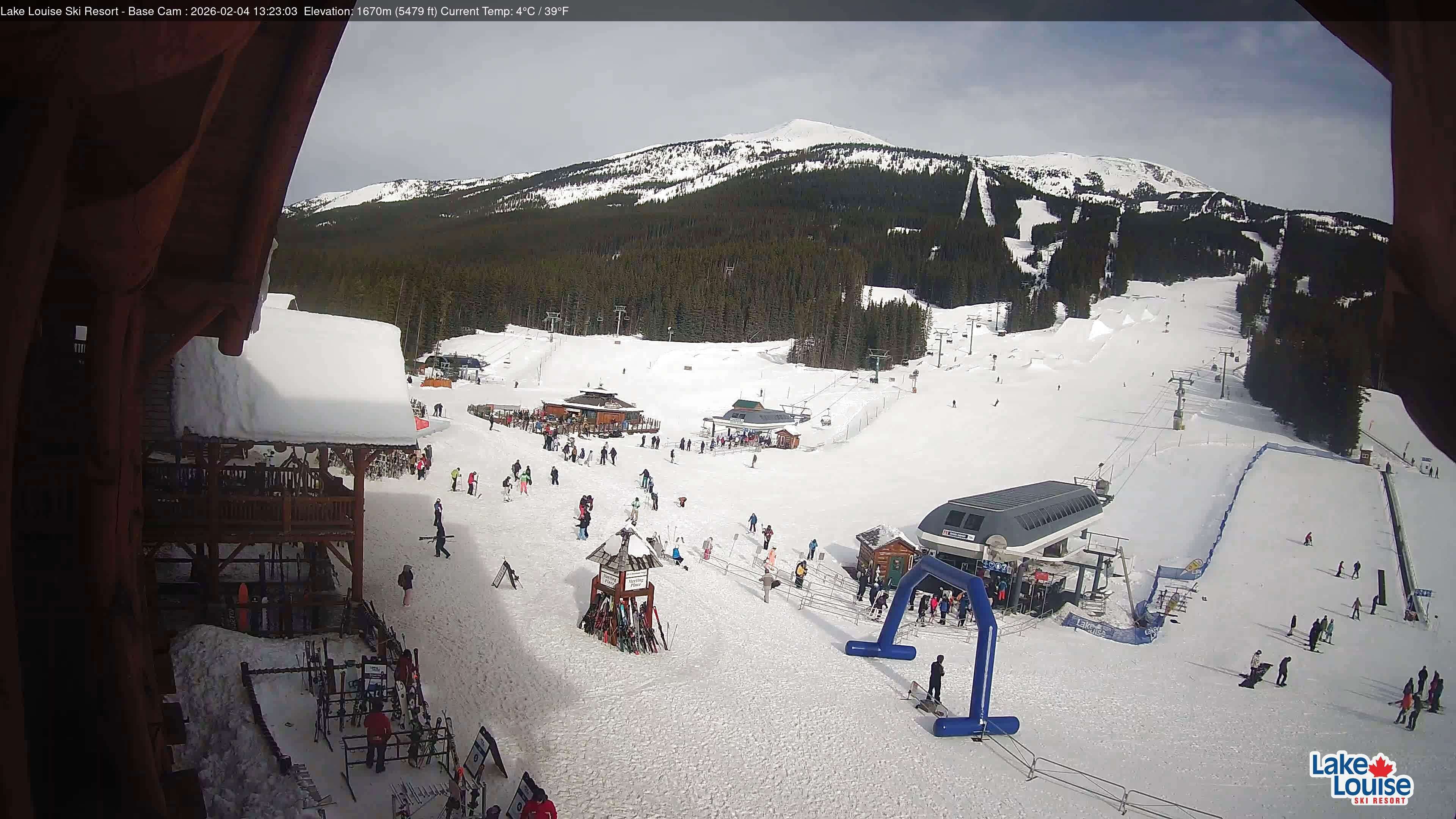 Archived image Webcam Lake Louise: Base Area