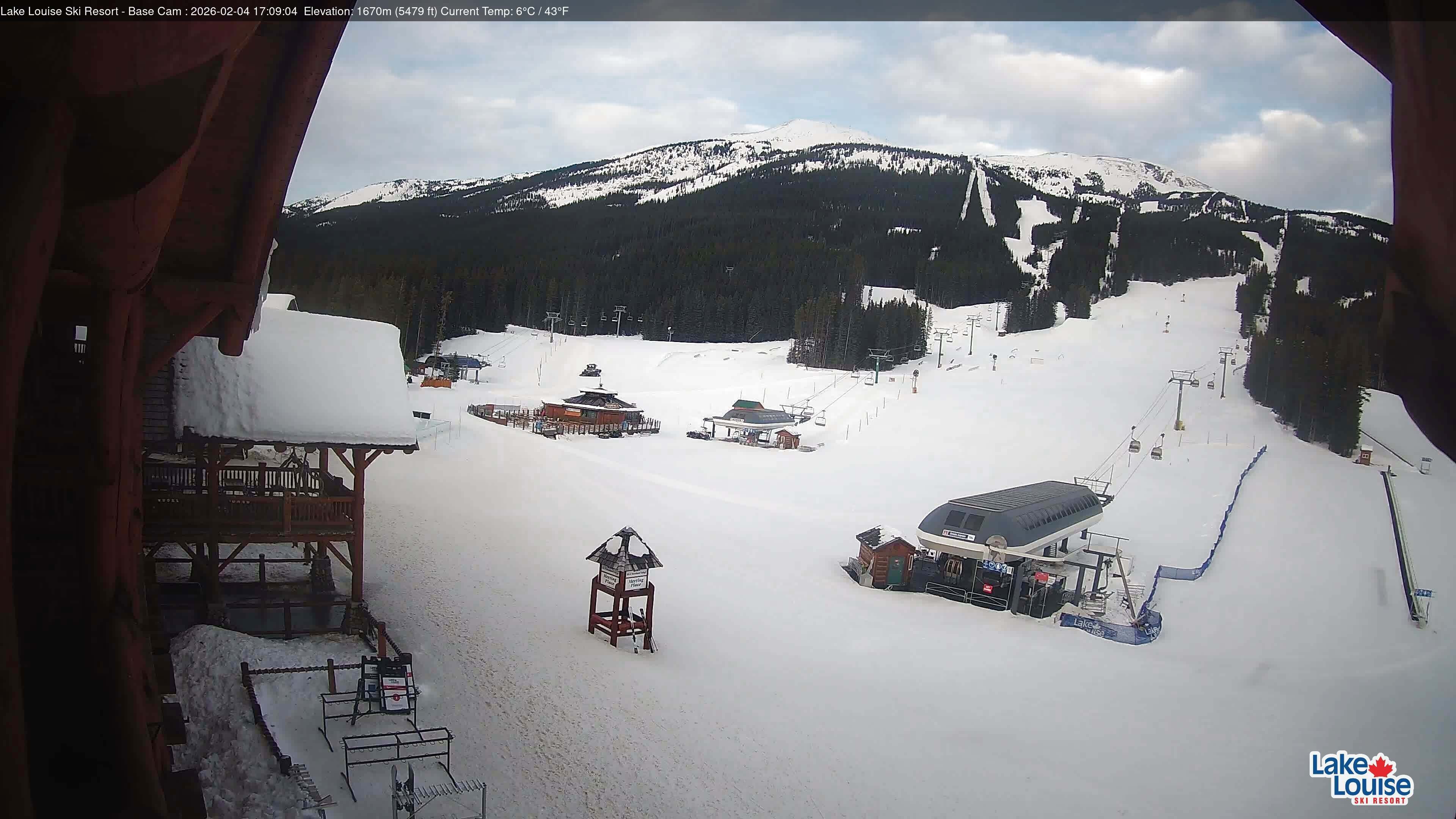 Archived image Webcam Lake Louise: Base Area