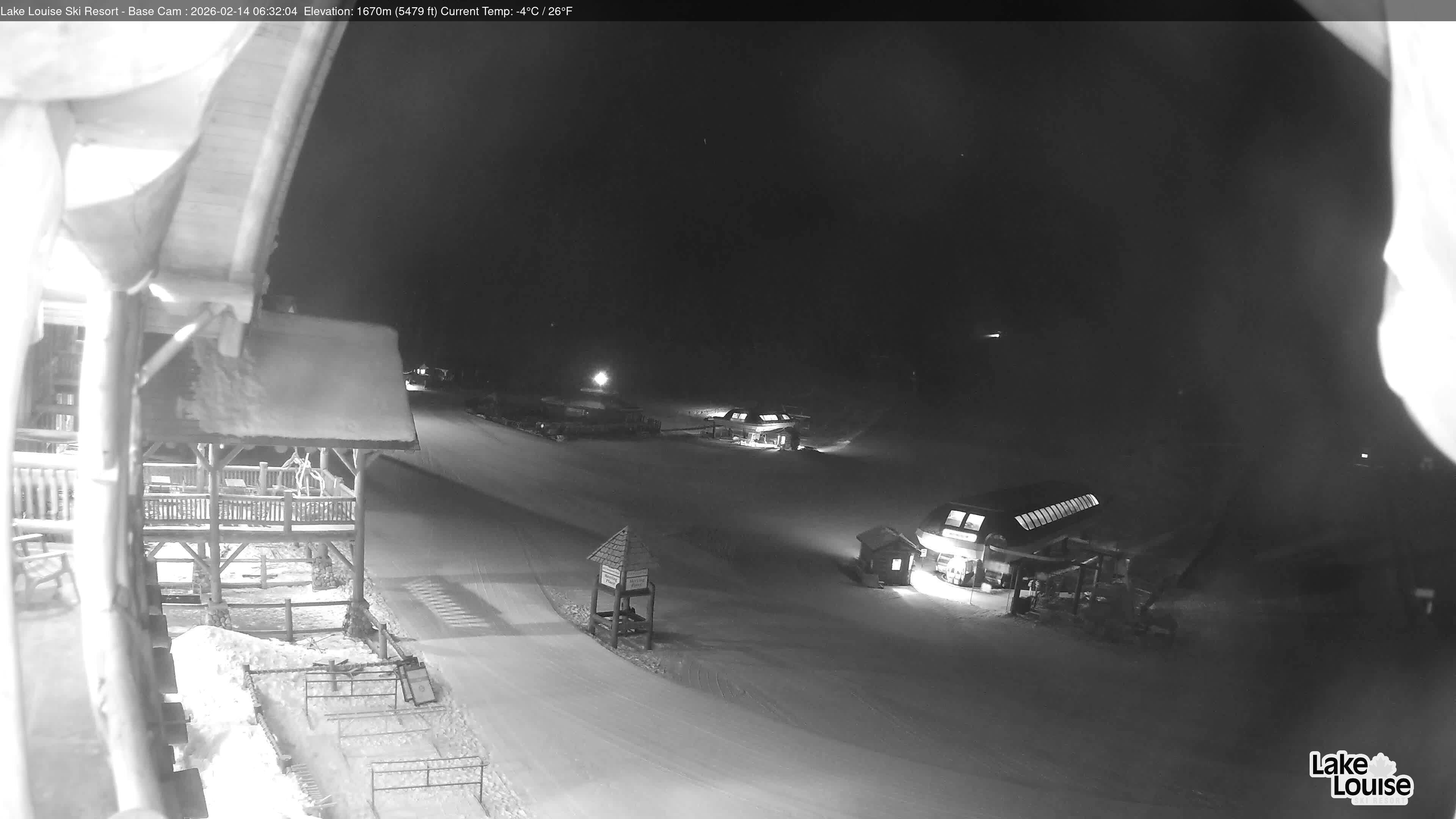 Archived image Webcam Lake Louise: Base Area