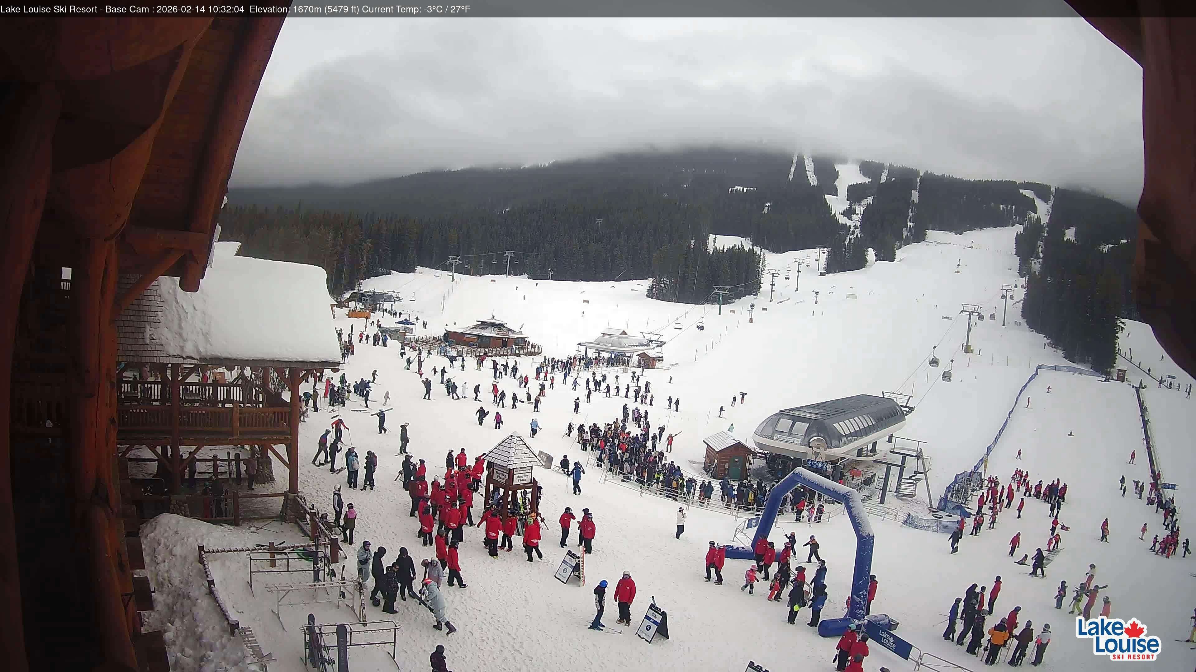 Archived image Webcam Lake Louise: Base Area