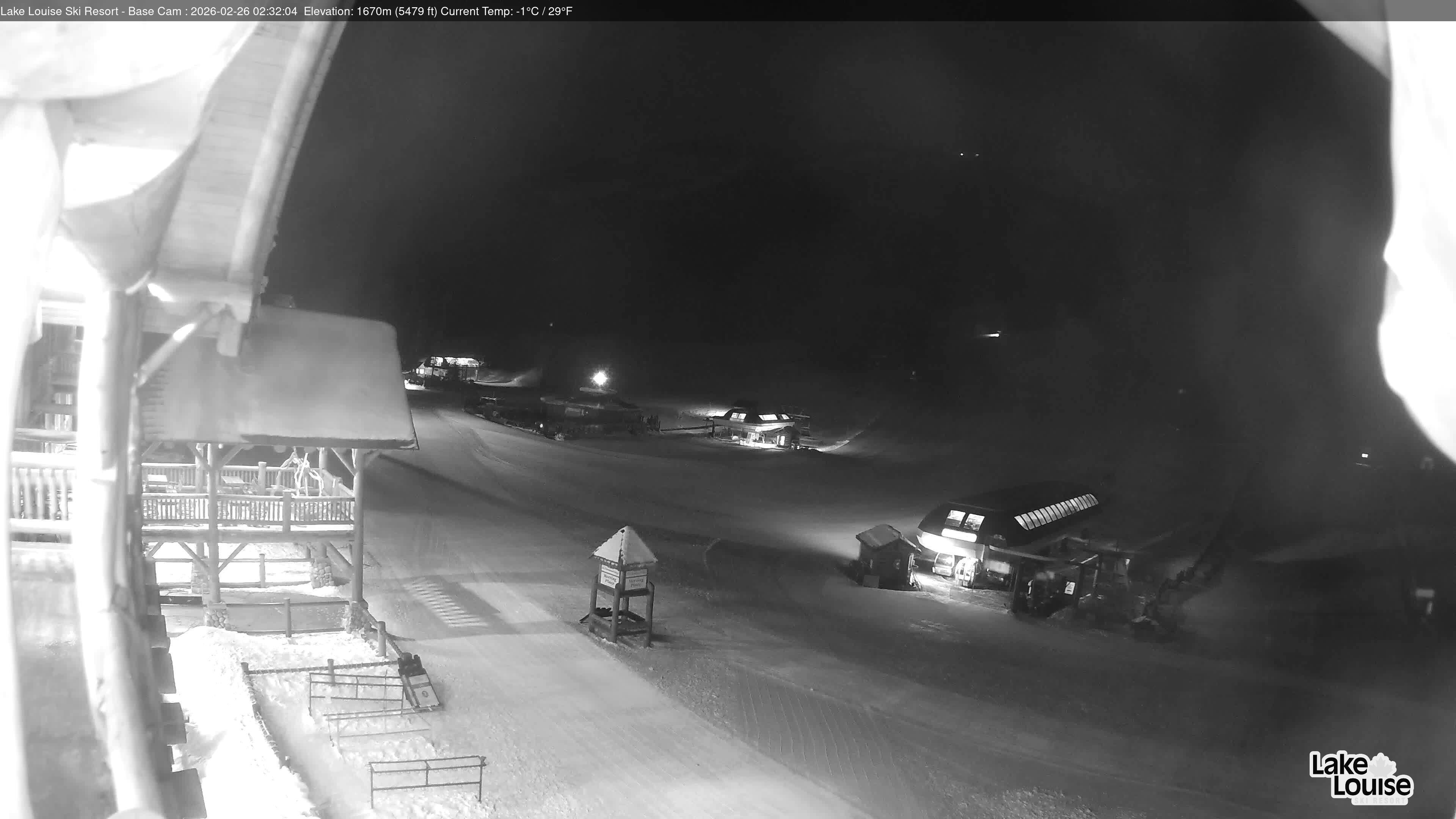 Archived image Webcam Lake Louise: Base Area