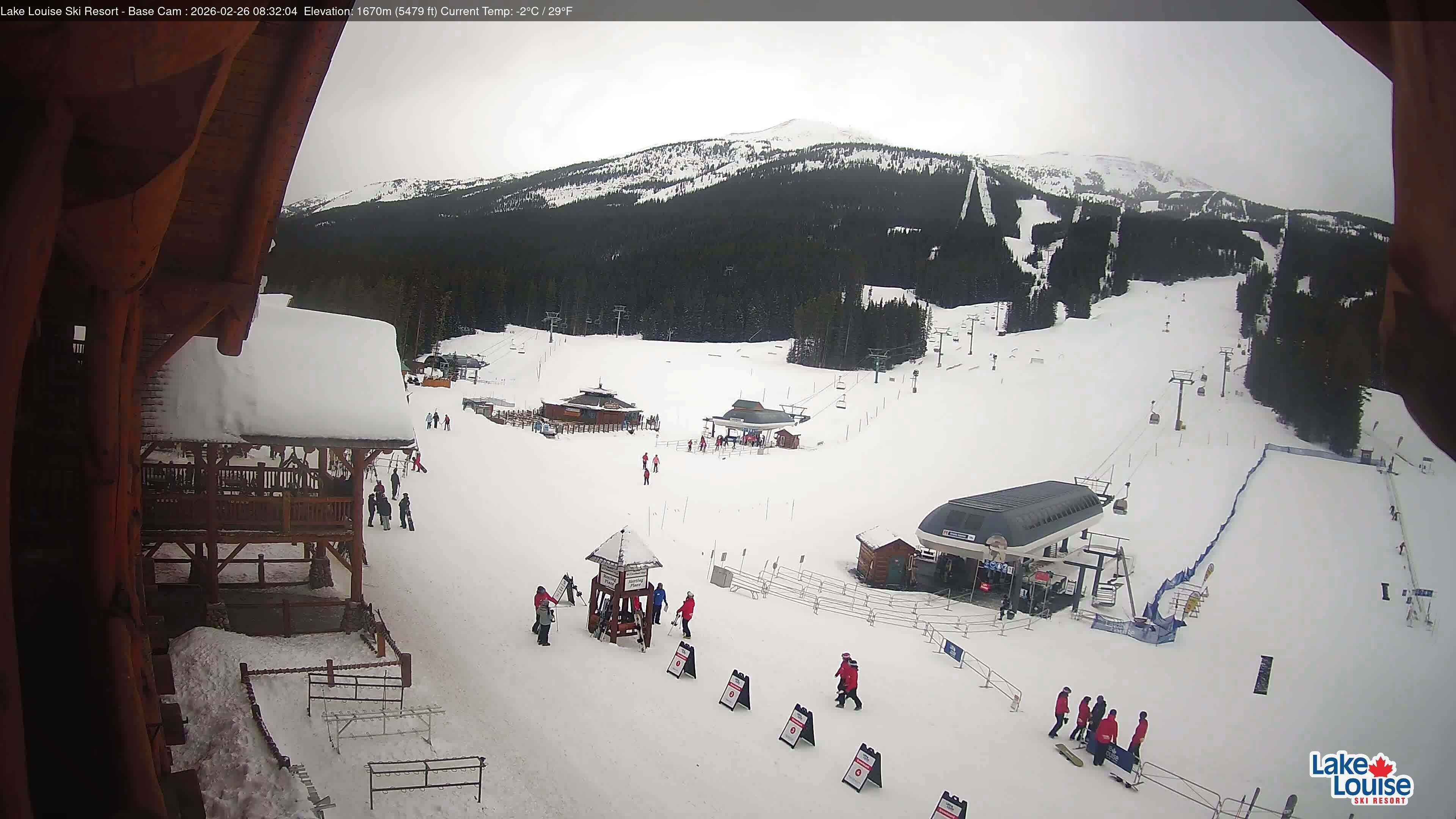Archived image Webcam Lake Louise: Base Area