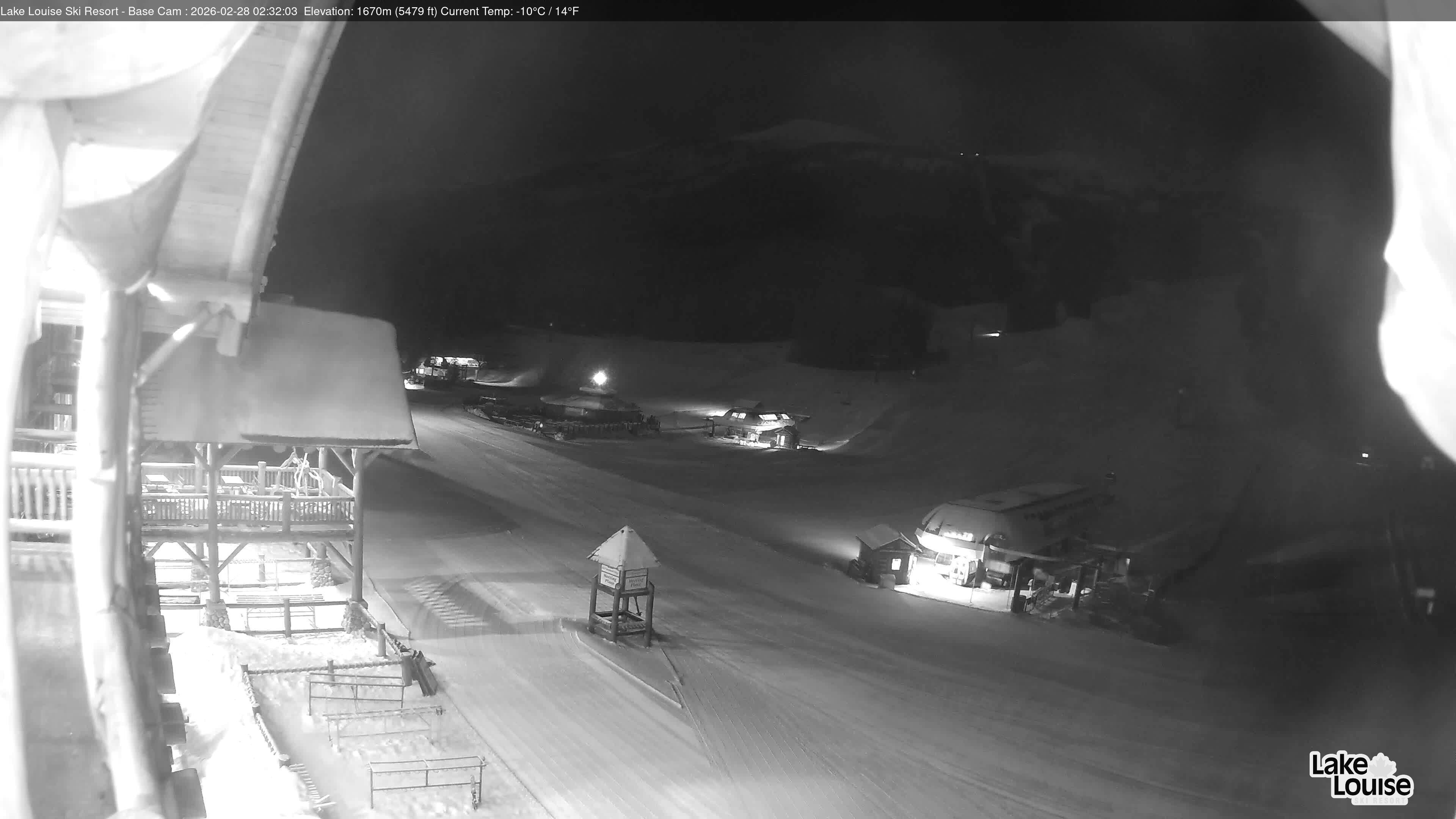 Archived image Webcam Lake Louise: Base Area