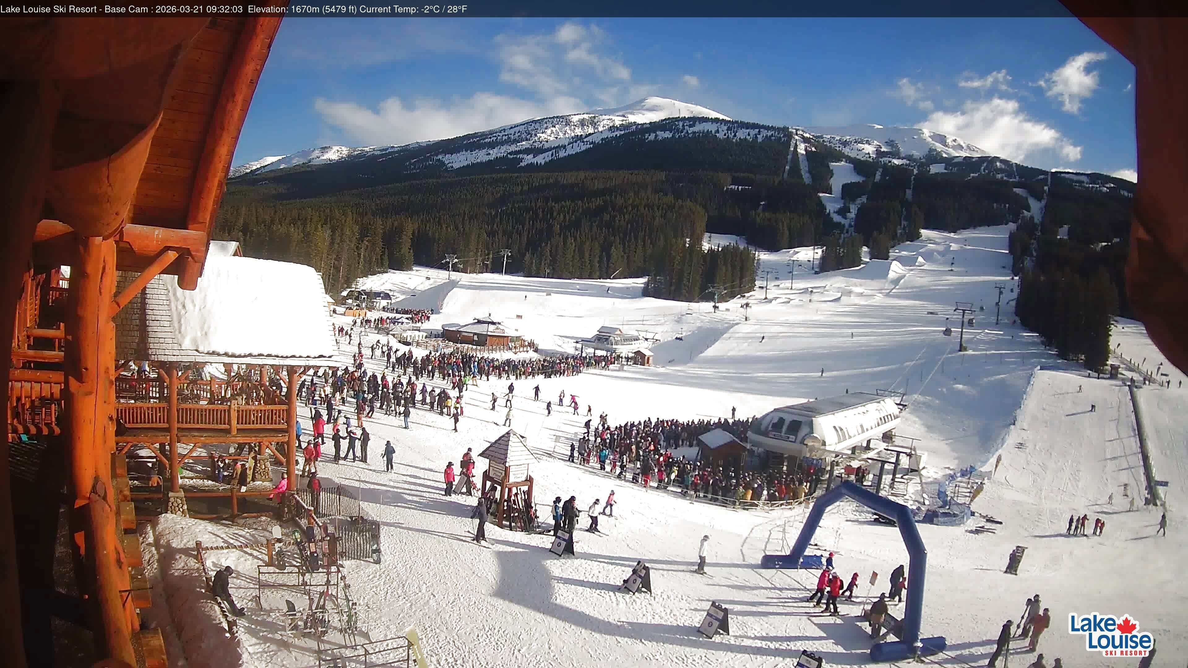 Archived image Webcam Lake Louise: Base Area