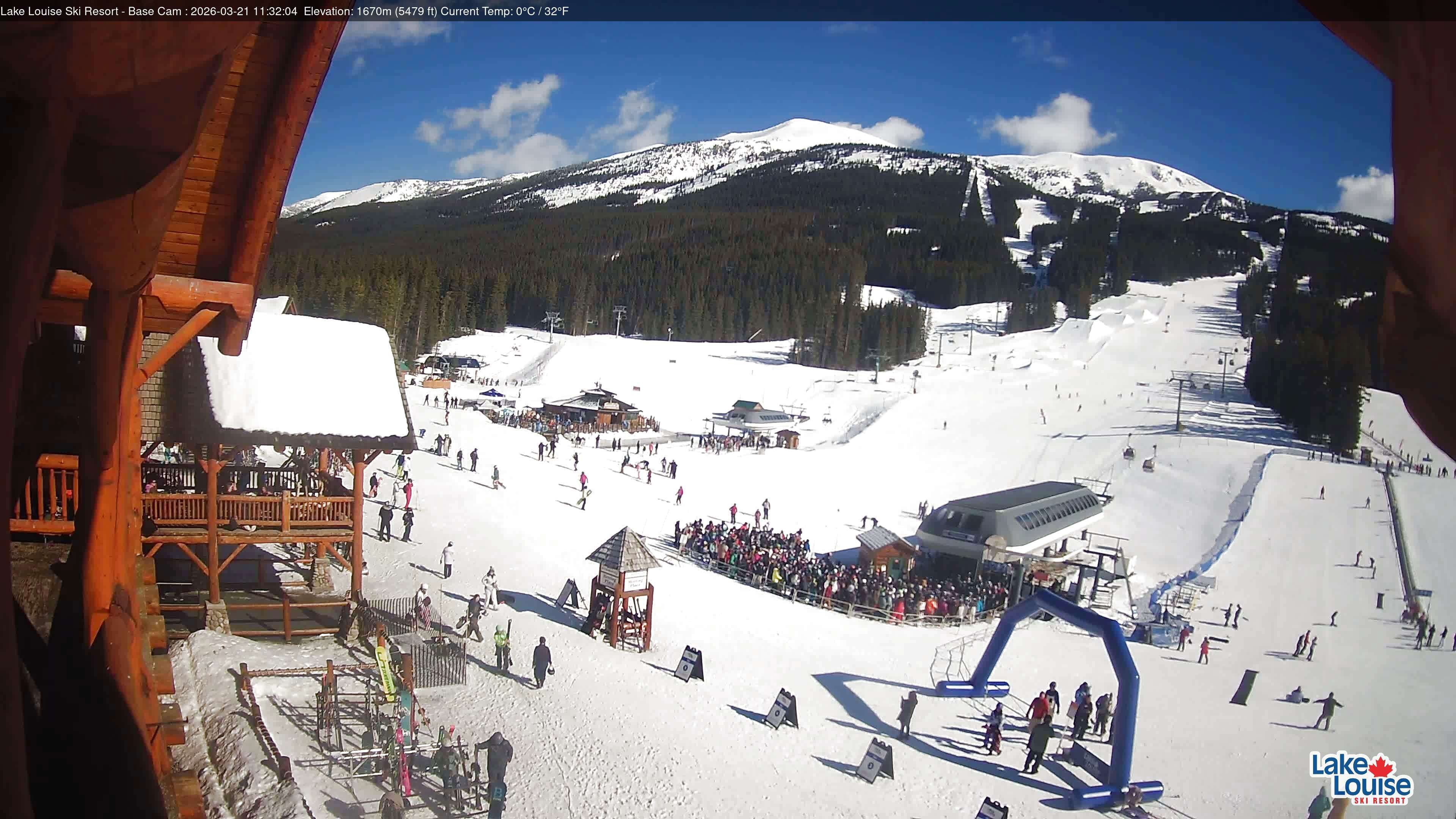 Archived image Webcam Lake Louise: Base Area