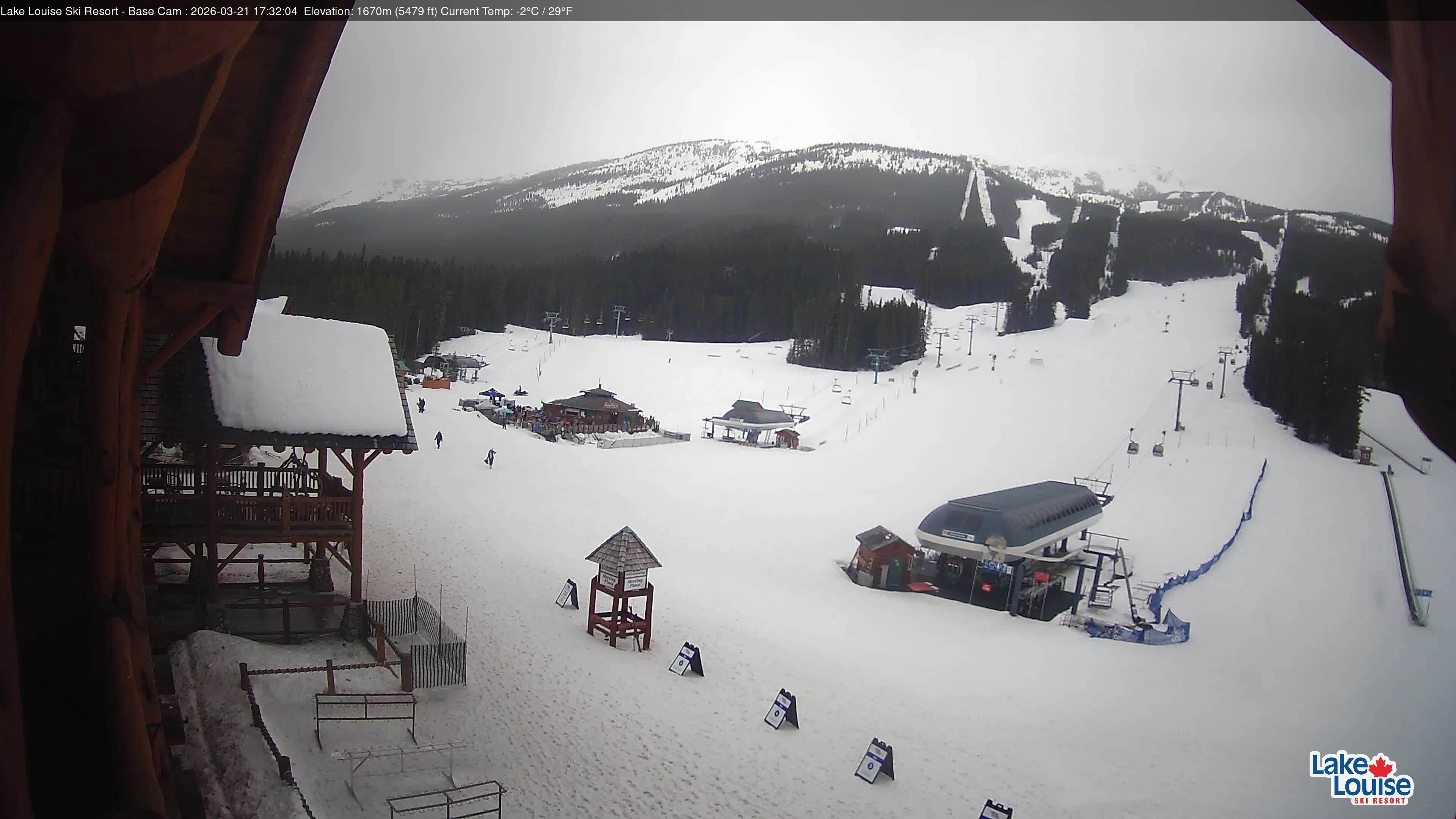 Archived image Webcam Lake Louise: Base Area
