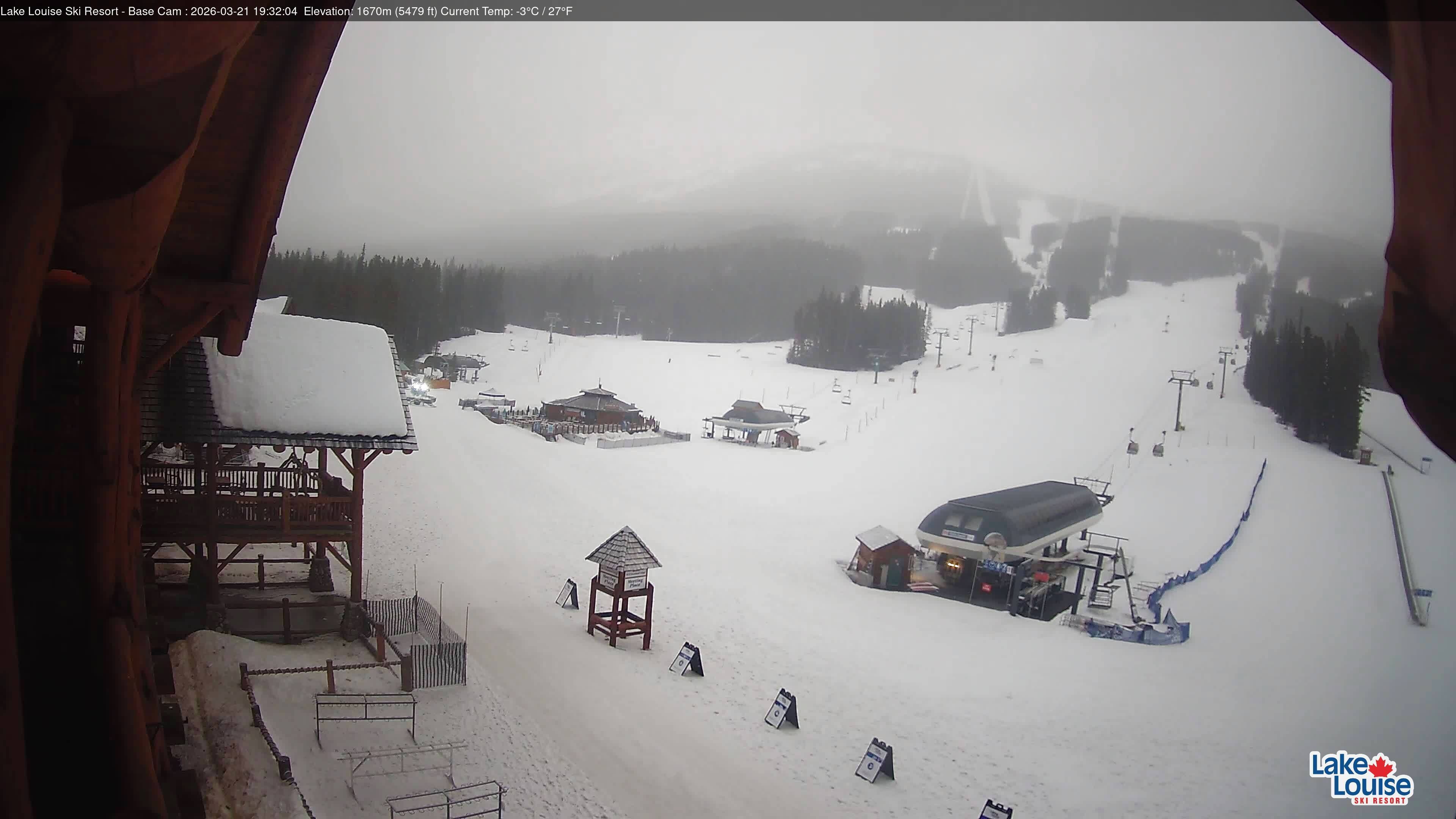 Archived image Webcam Lake Louise: Base Area
