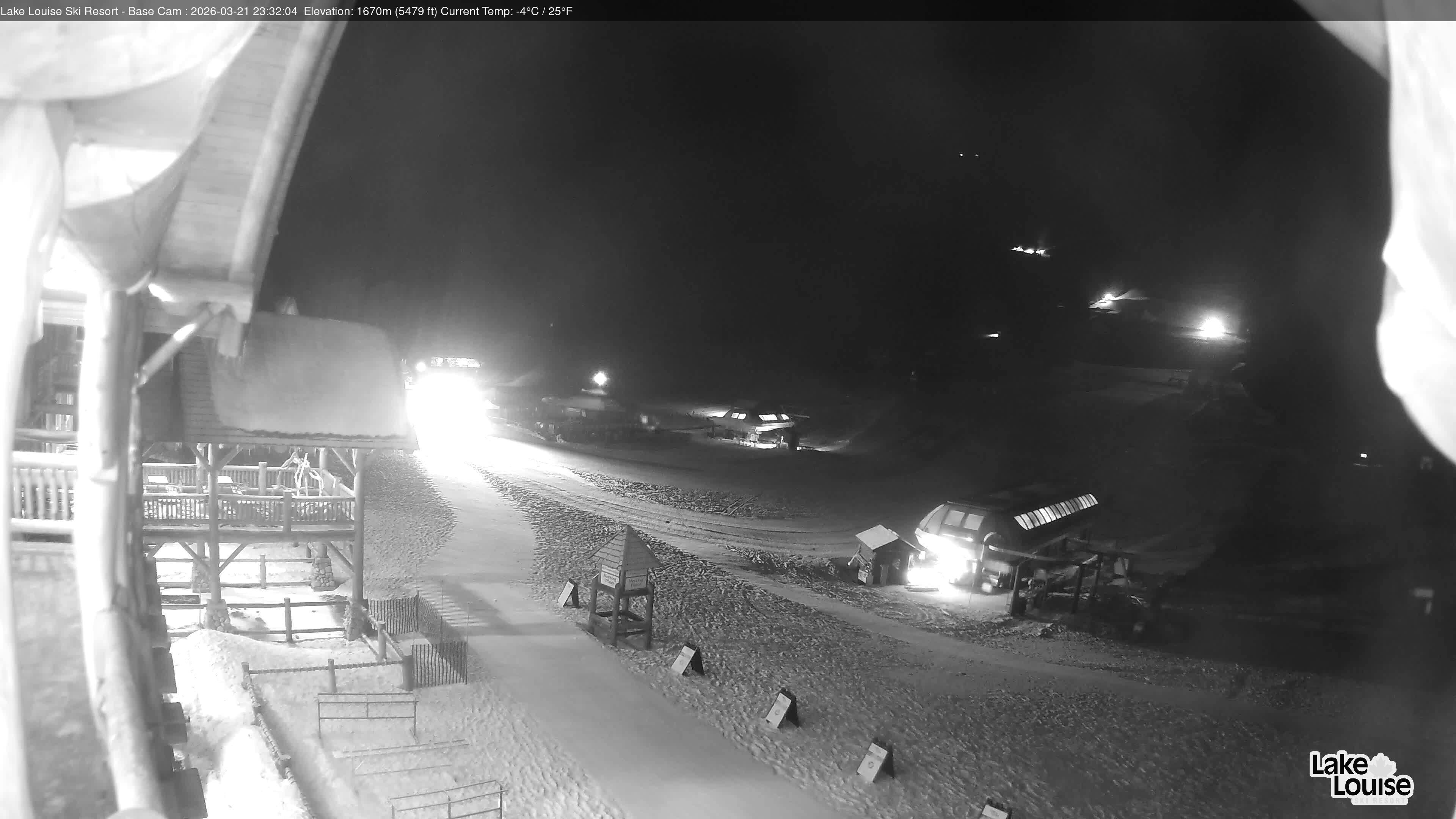 Archived image Webcam Lake Louise: Base Area