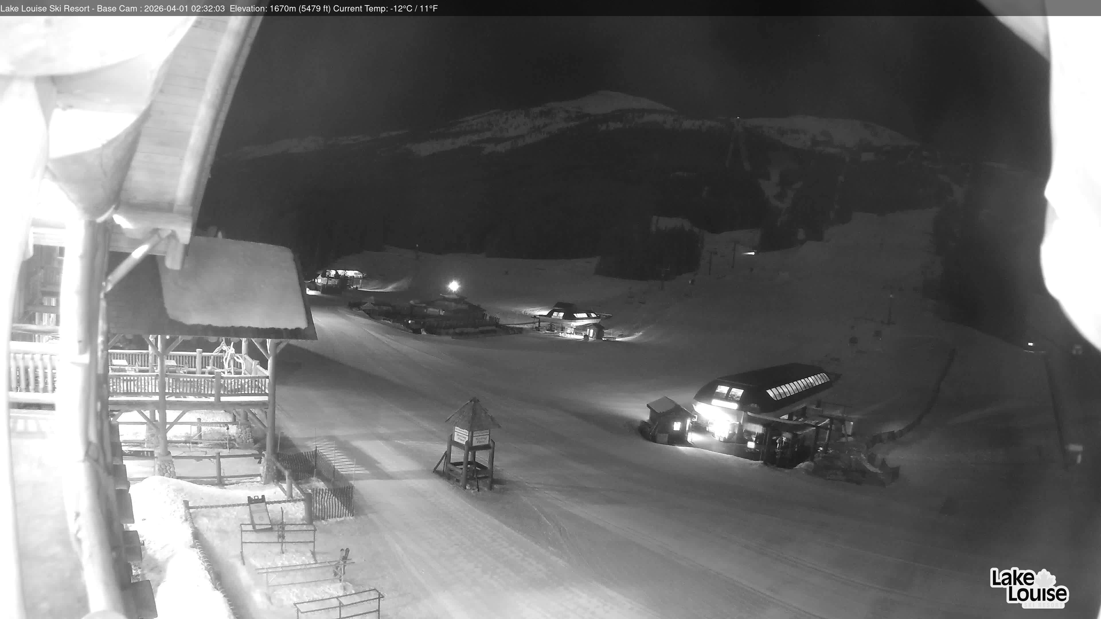 Archived image Webcam Lake Louise: Base Area