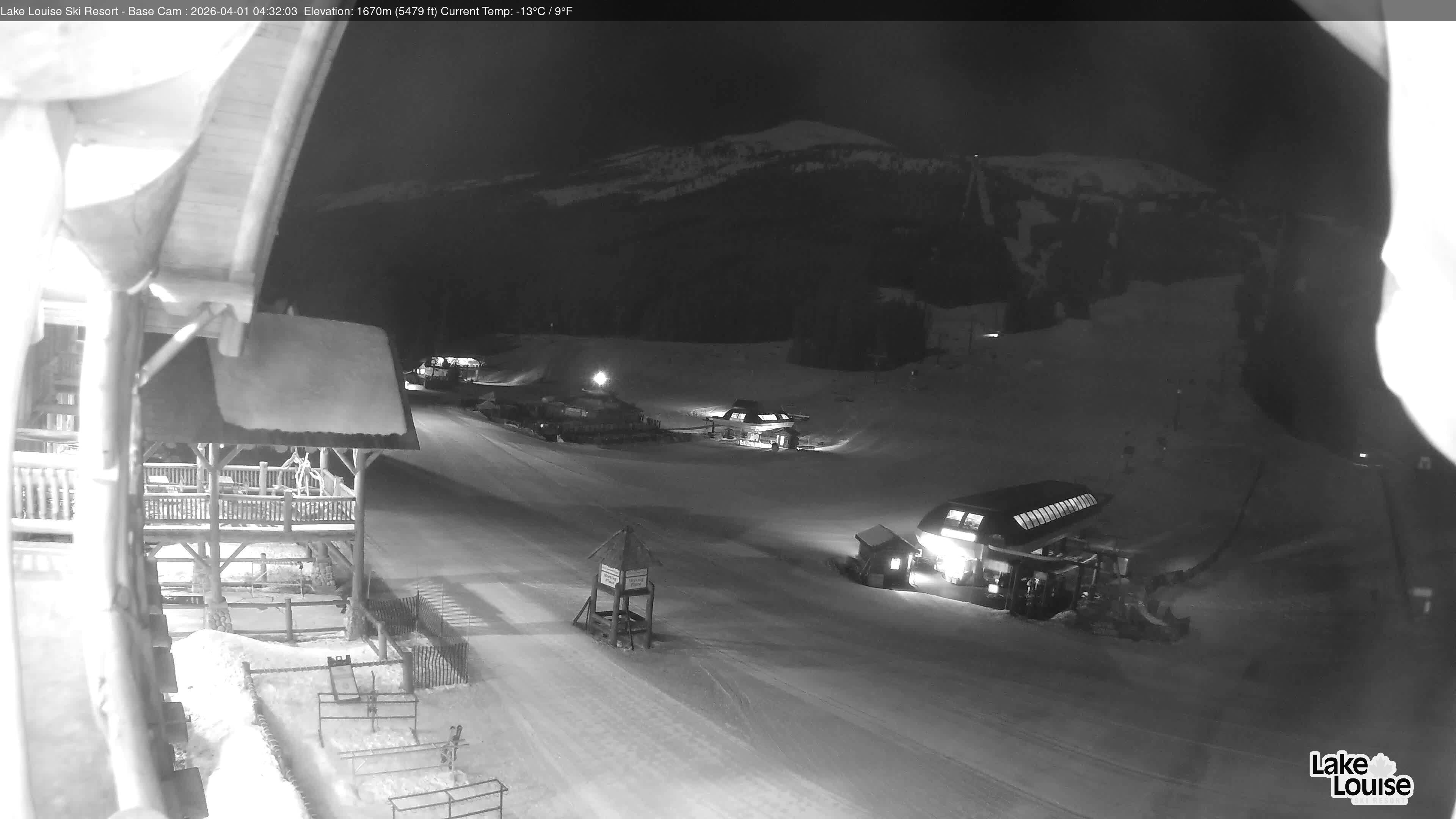 Archived image Webcam Lake Louise: Base Area