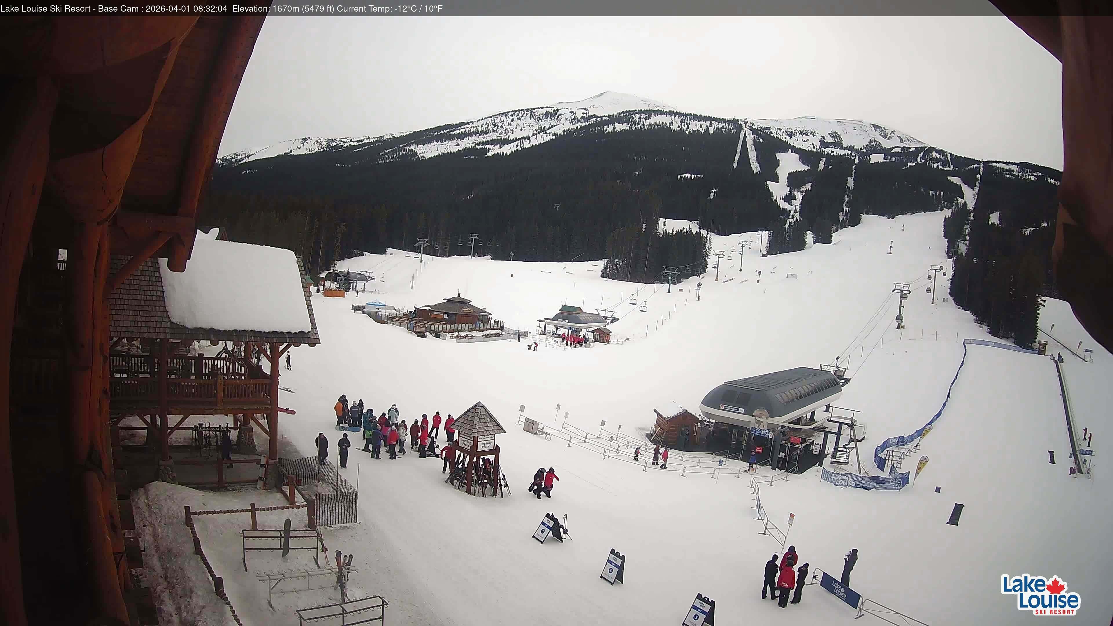 Archived image Webcam Lake Louise: Base Area