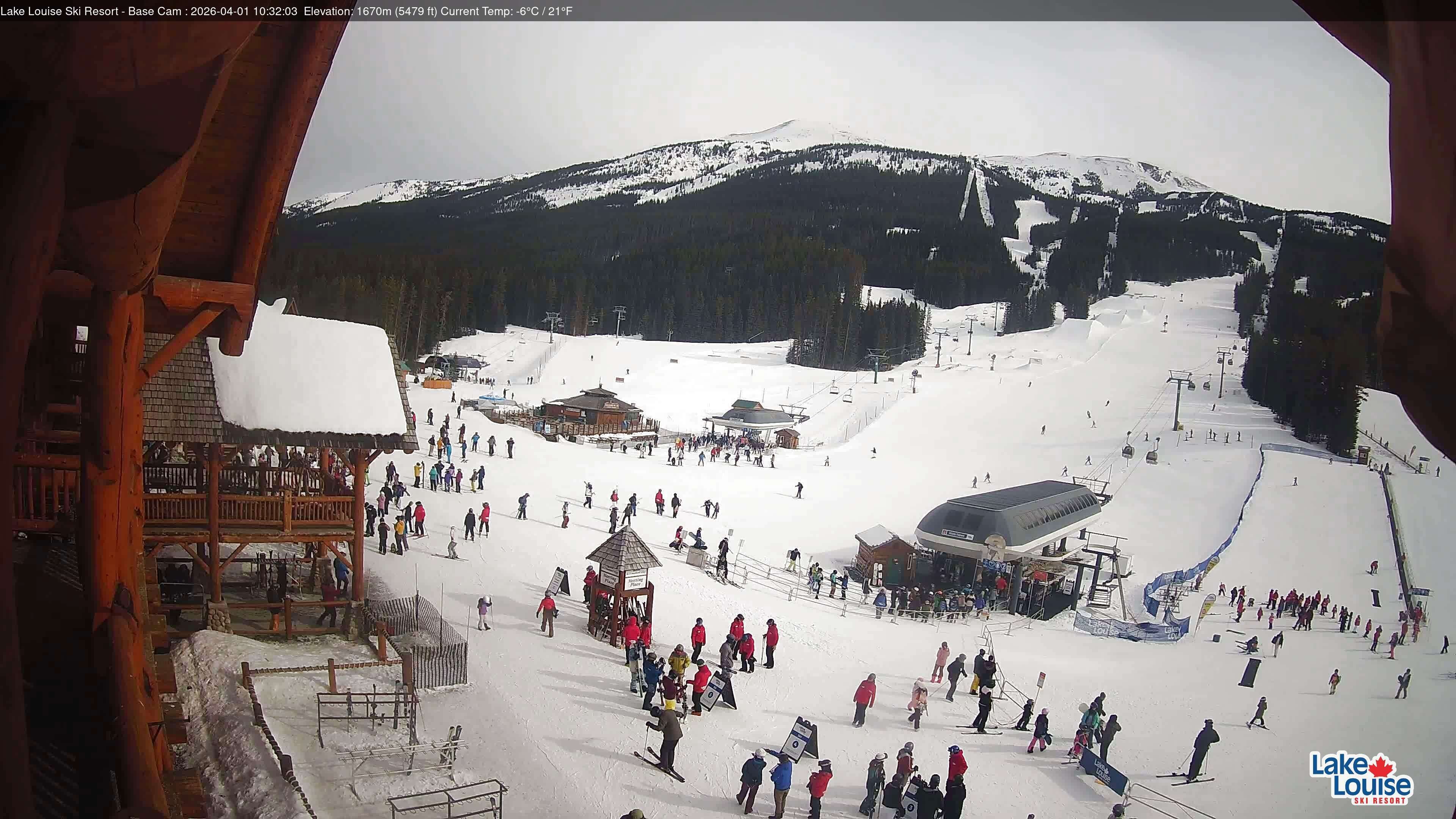 Archived image Webcam Lake Louise: Base Area