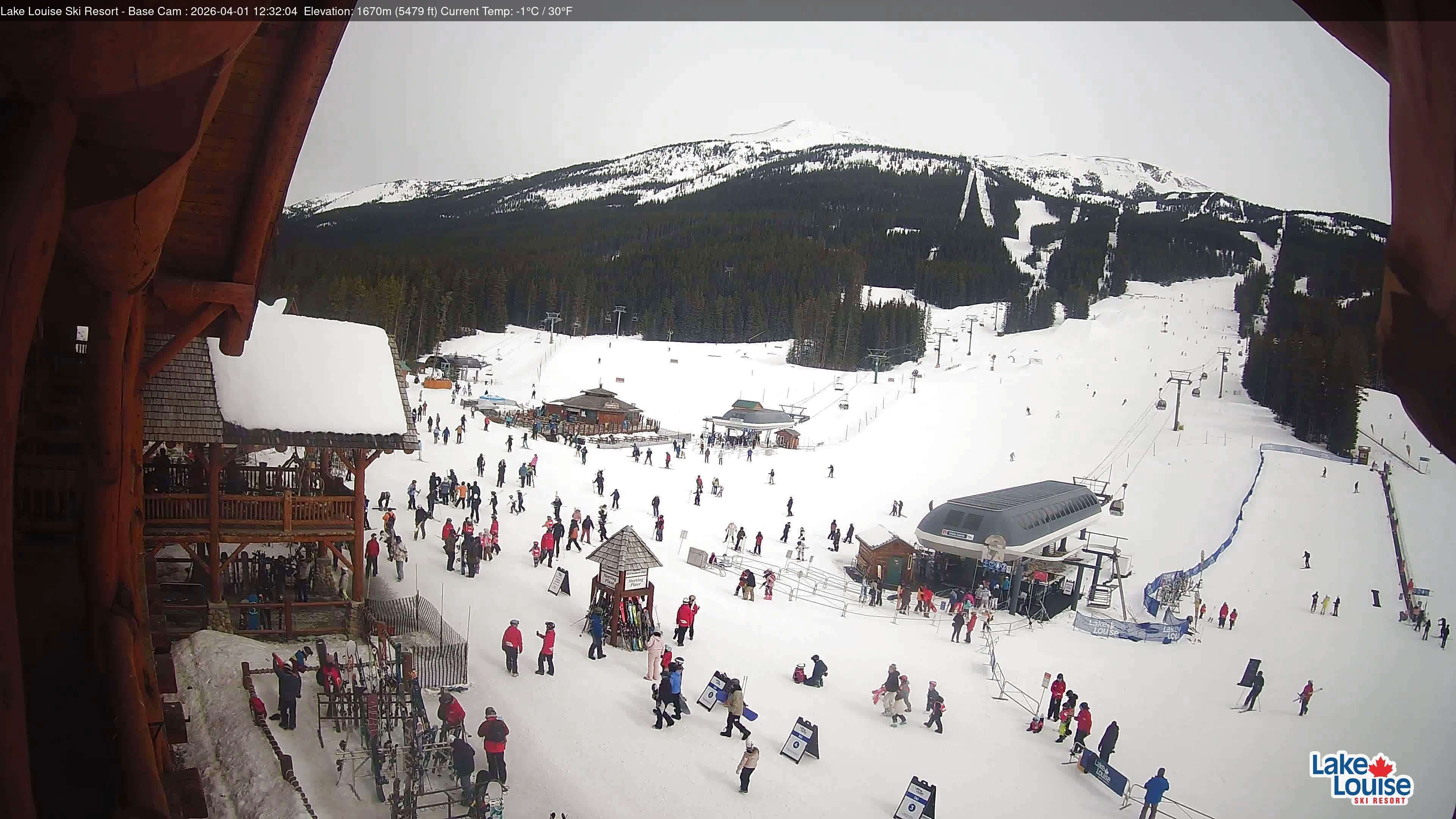 Archived image Webcam Lake Louise: Base Area