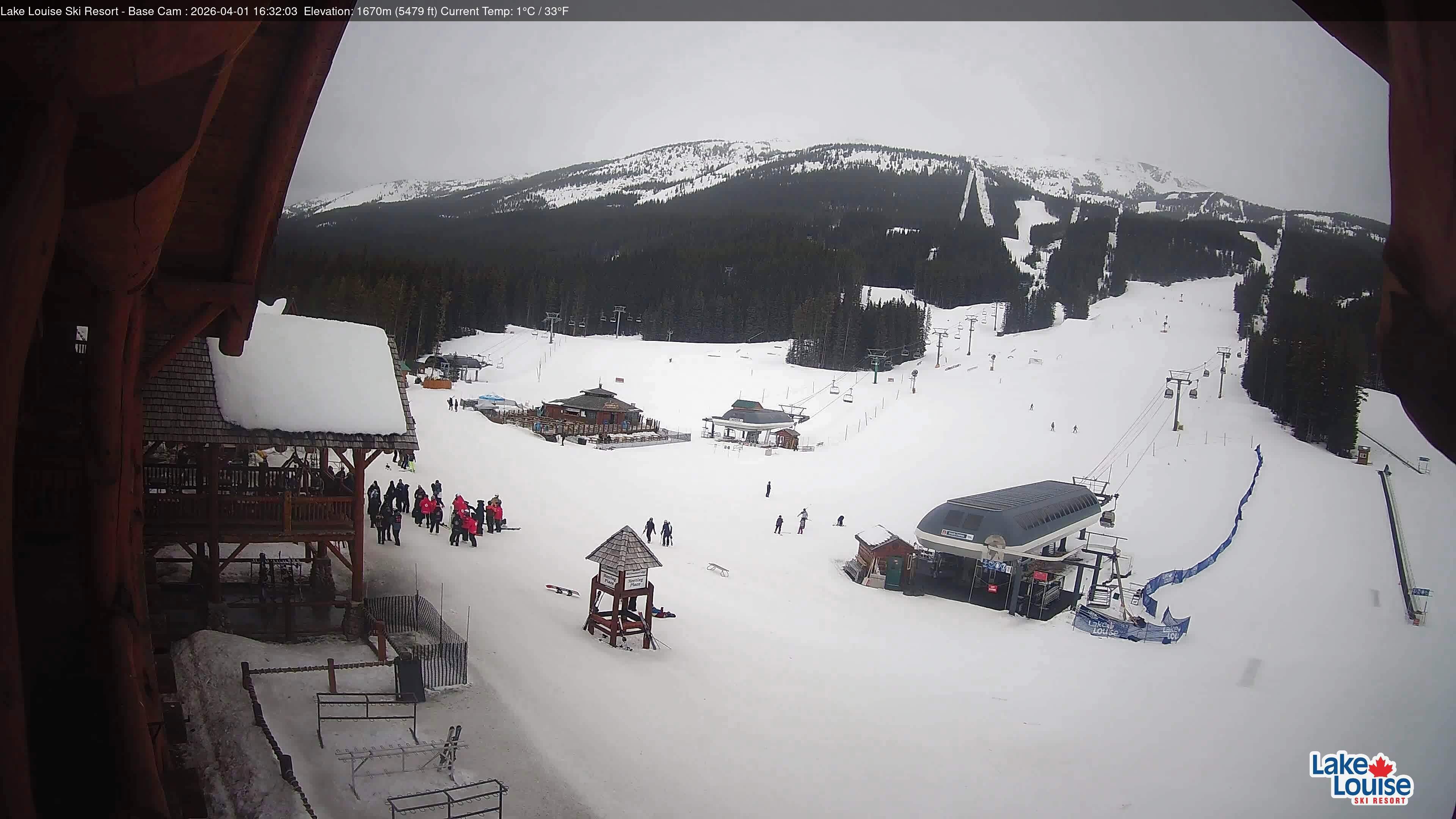 Archived image Webcam Lake Louise: Base Area