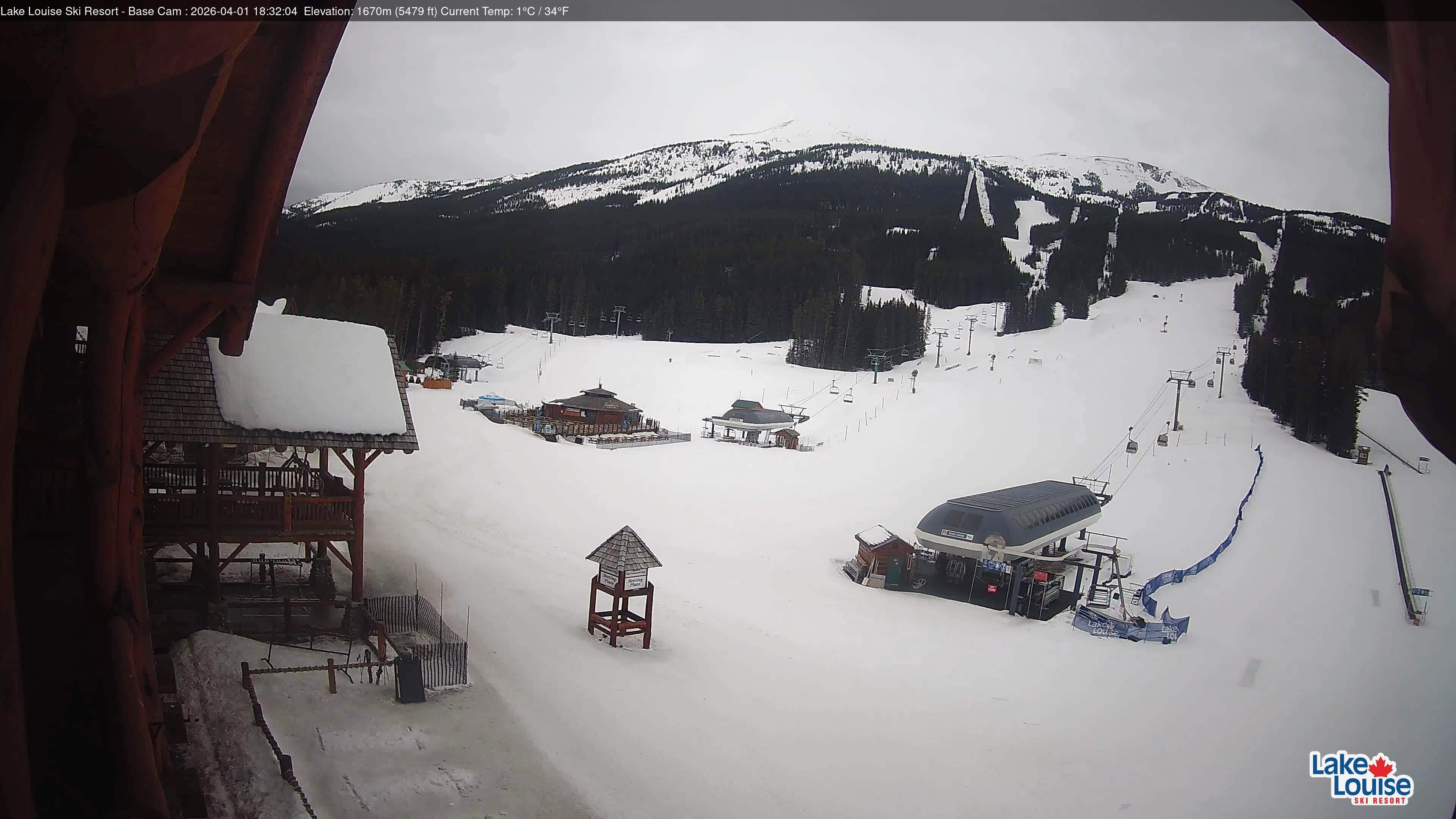 Archived image Webcam Lake Louise: Base Area
