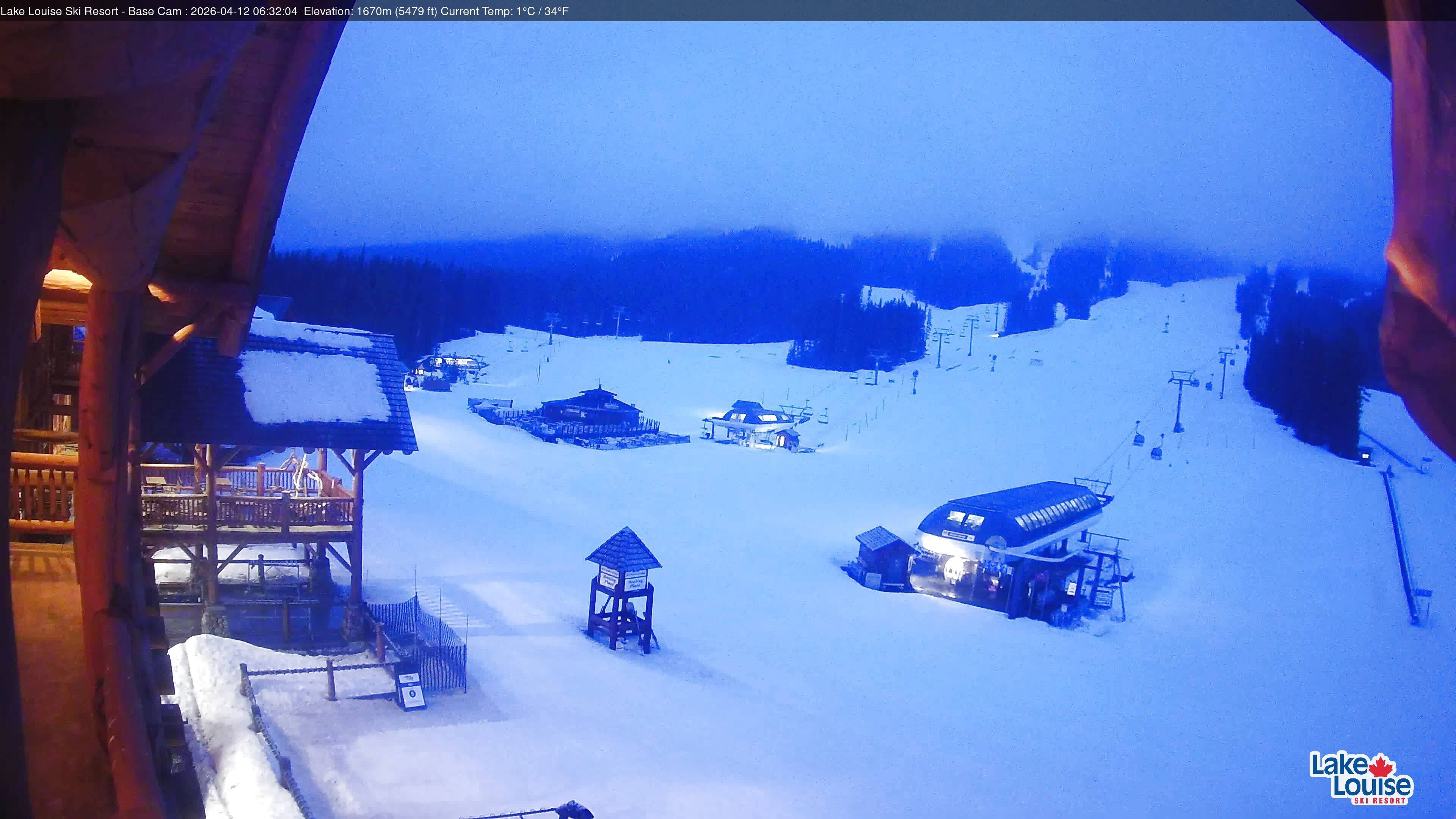 Archived image Webcam Lake Louise: Base Area