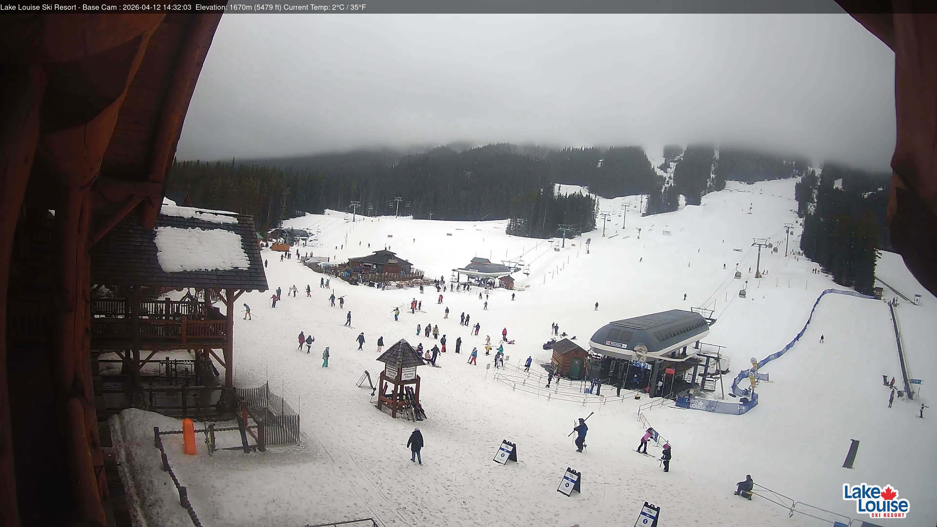 Archived image Webcam Lake Louise: Base Area