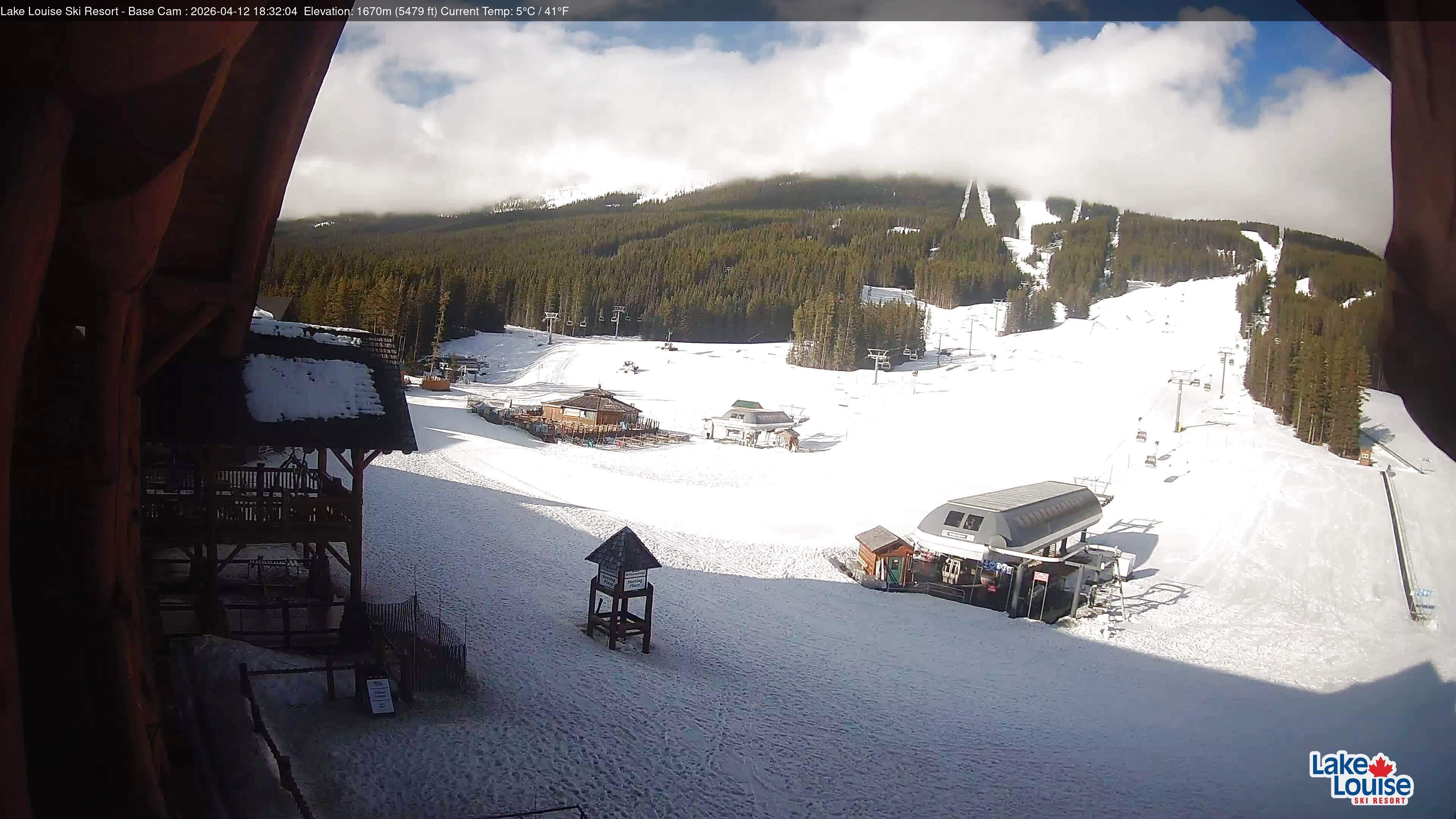 Archived image Webcam Lake Louise: Base Area