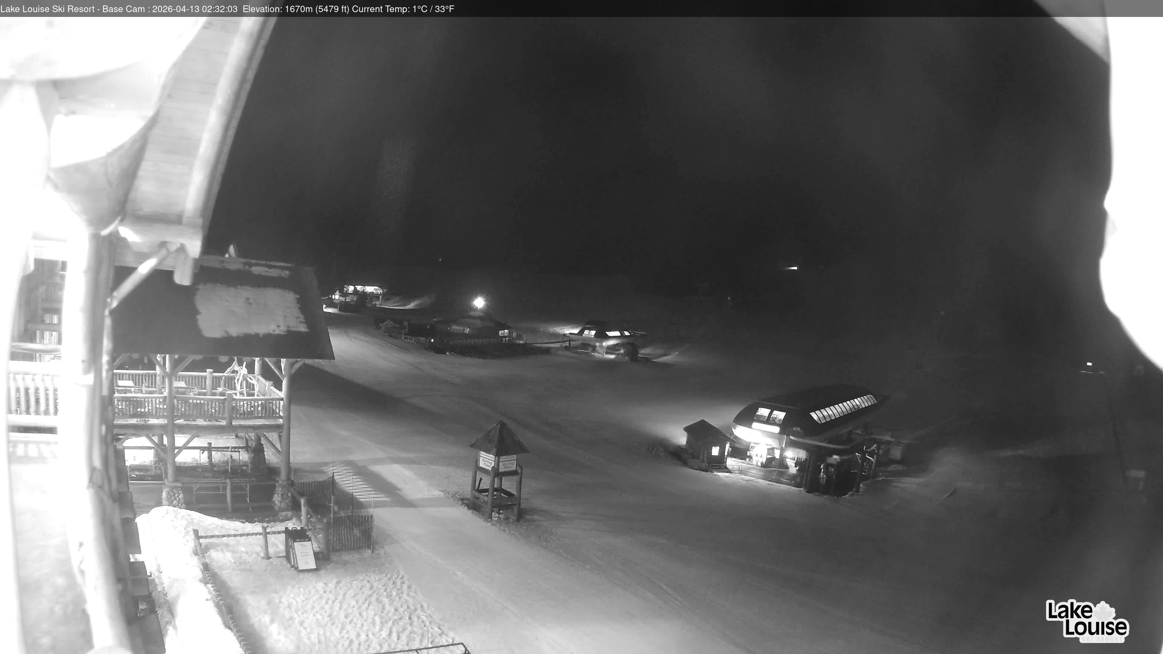 Archived image Webcam Lake Louise: Base Area