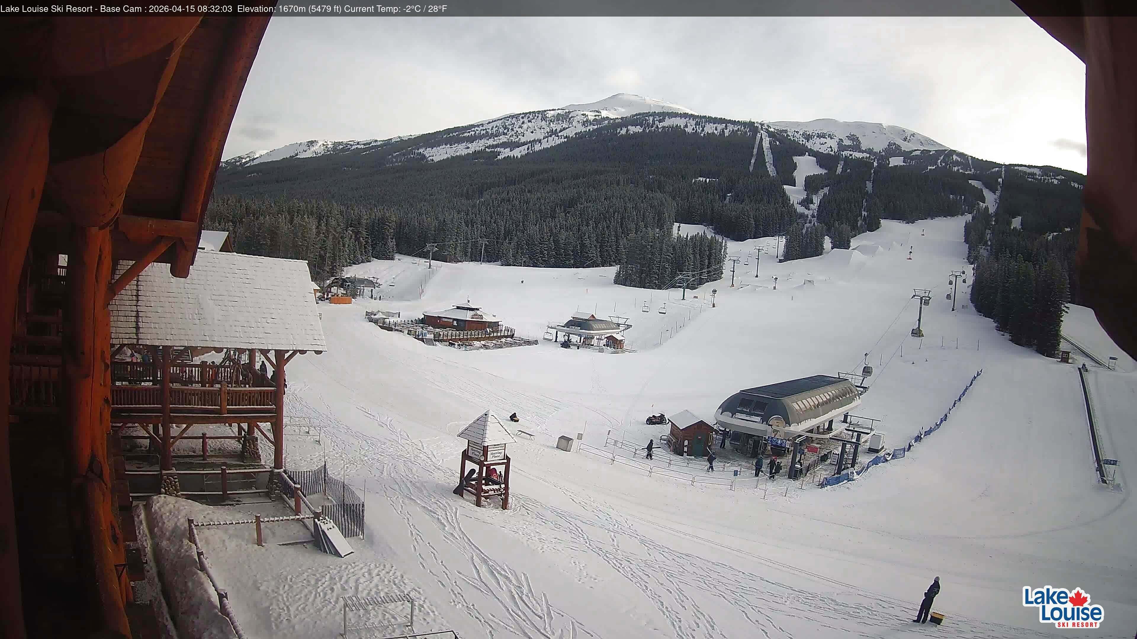 Archived image Webcam Lake Louise: Base Area