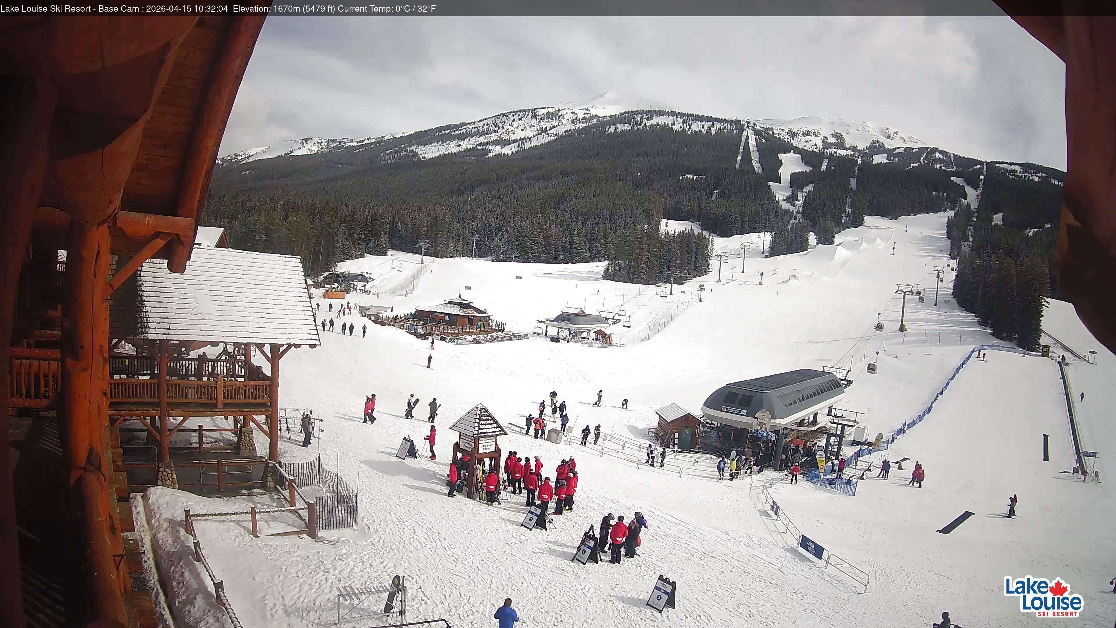 Archived image Webcam Lake Louise: Base Area