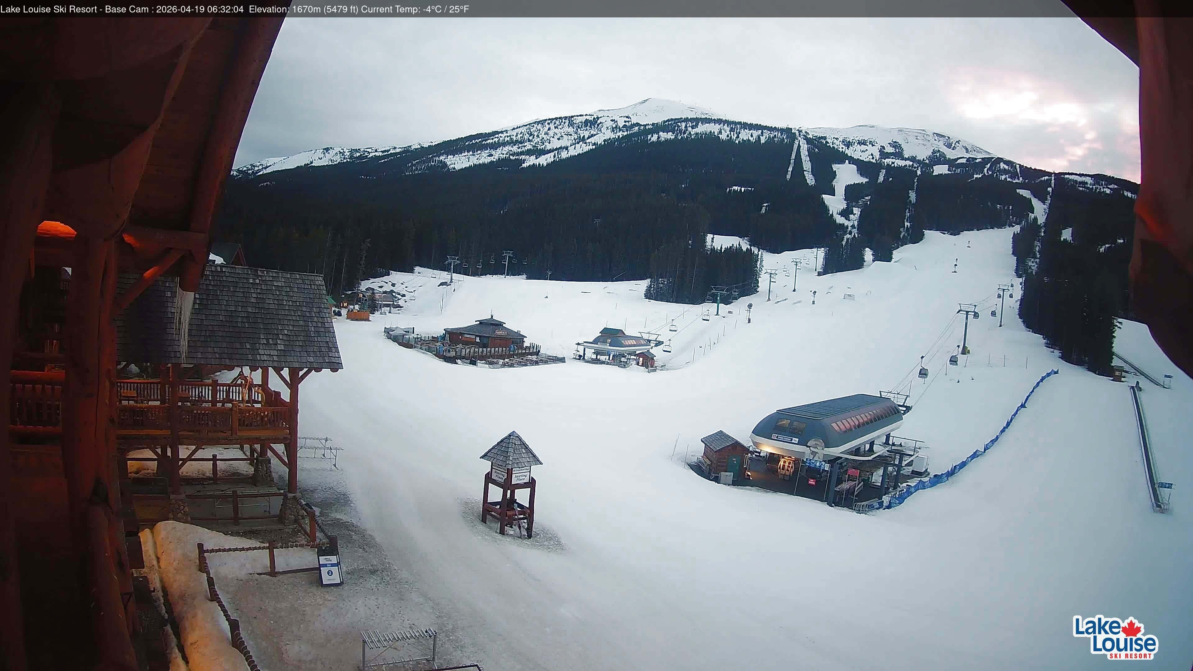 Archived image Webcam Lake Louise: Base Area