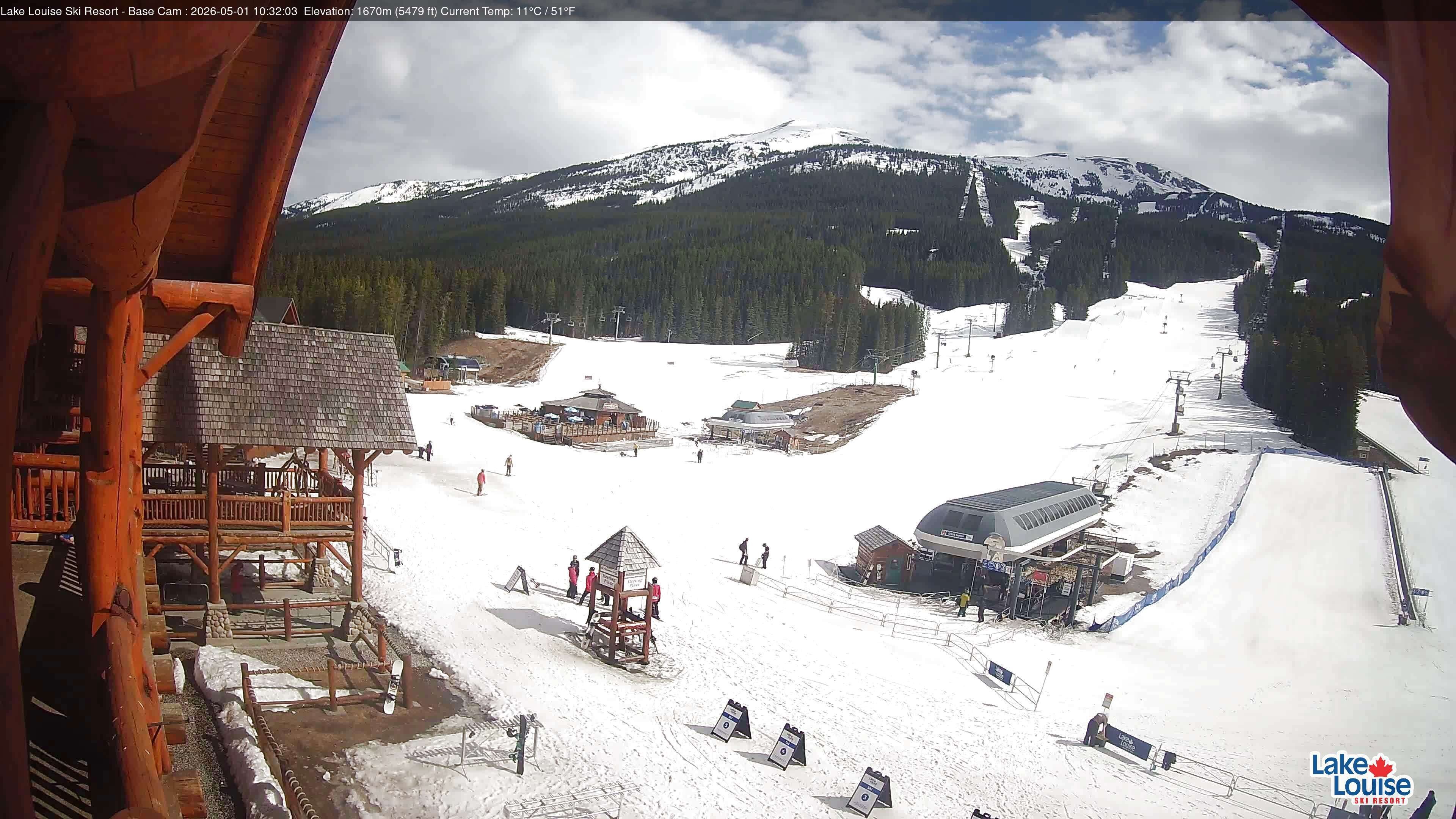 Archived image Webcam Lake Louise: Base Area