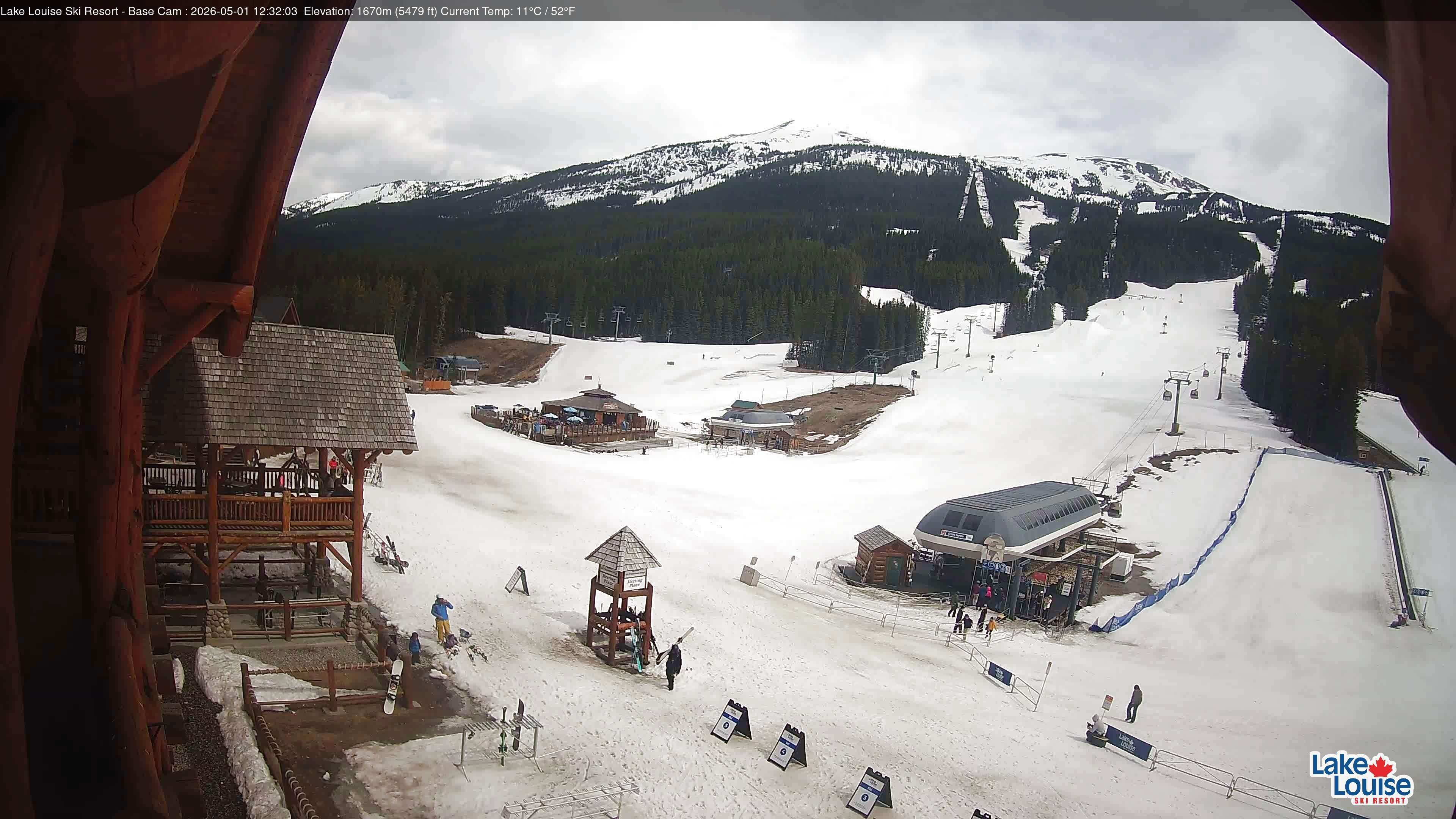 Archived image Webcam Lake Louise: Base Area