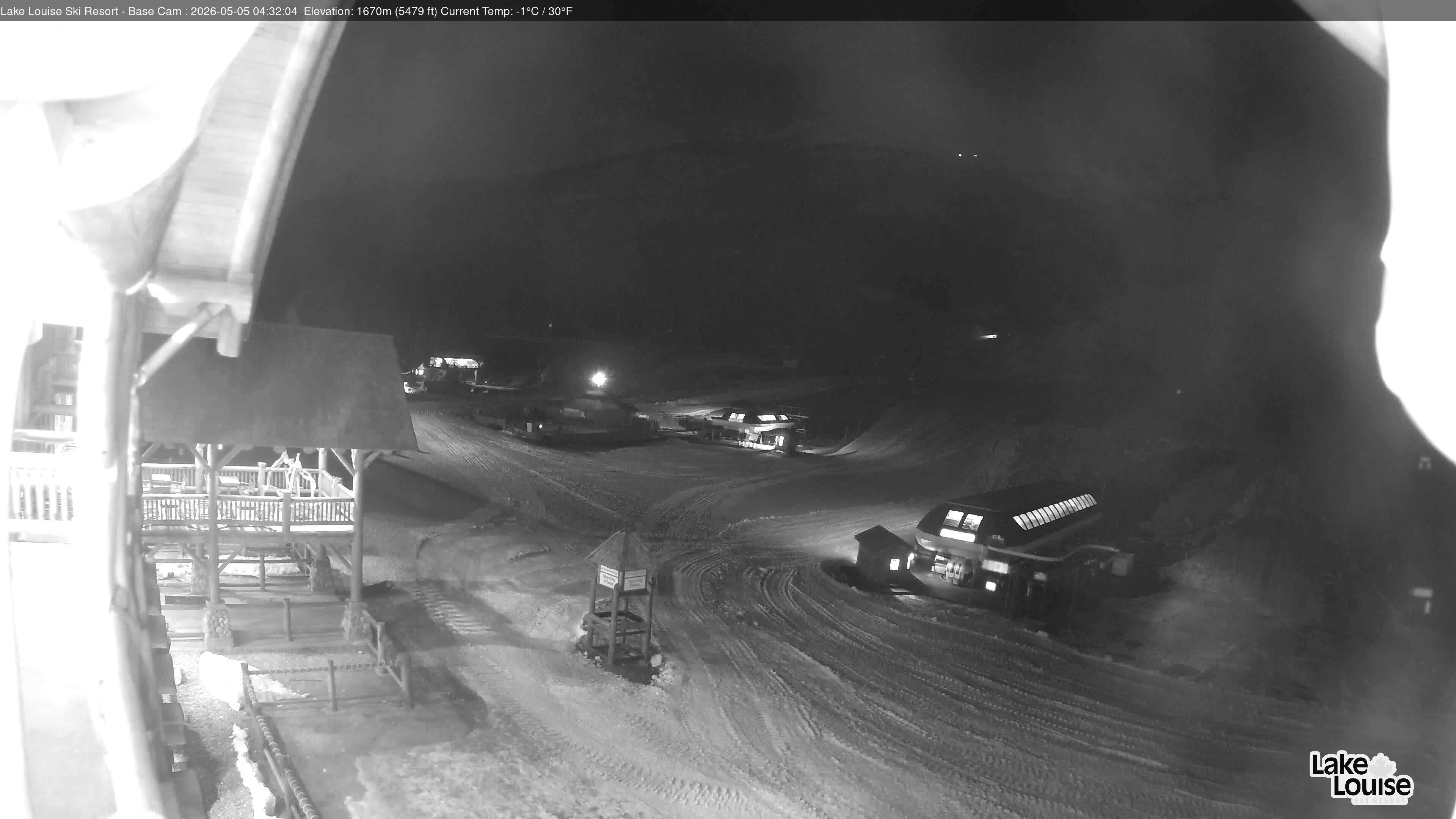 Archived image Webcam Lake Louise: Base Area