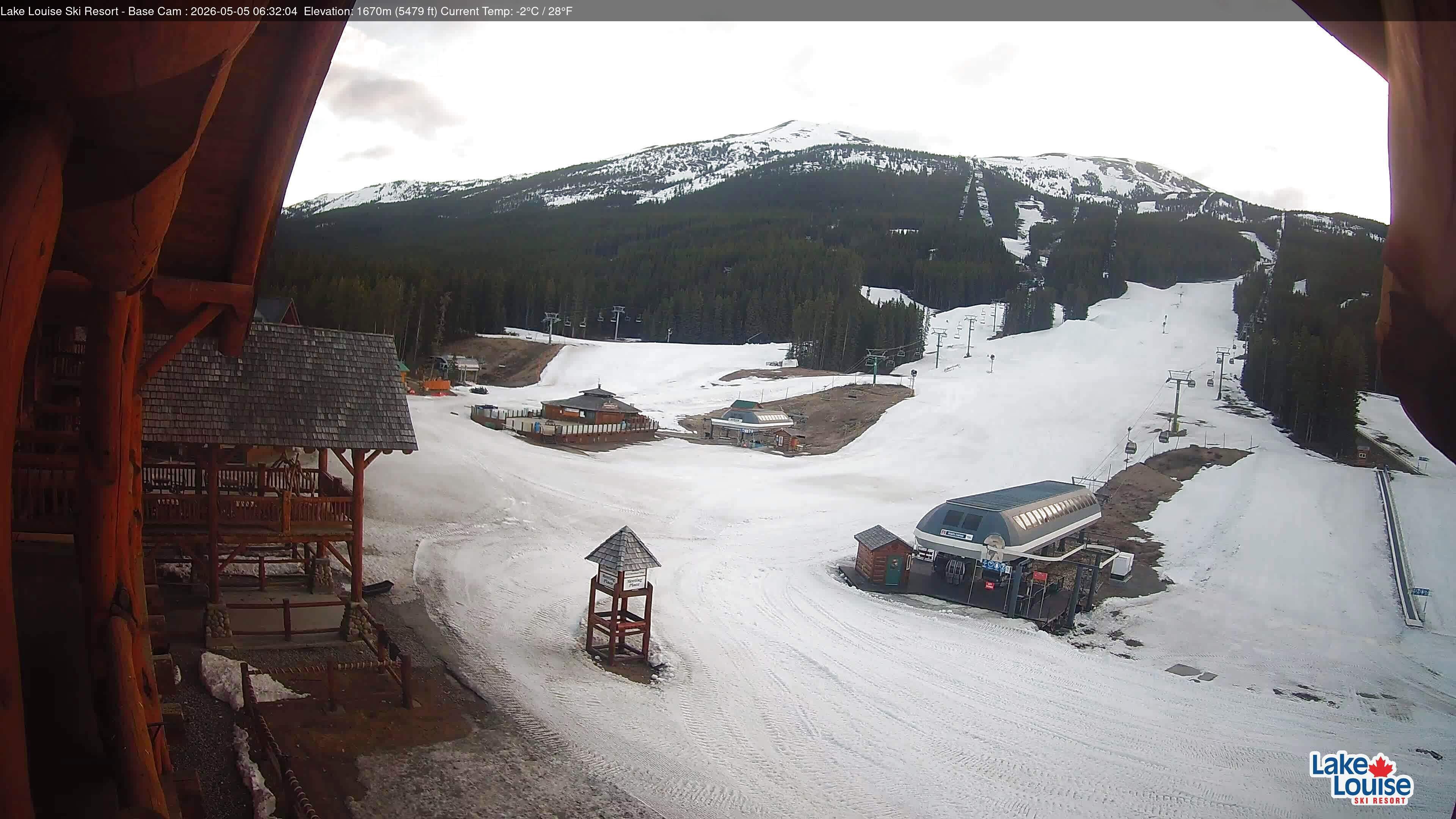 Archived image Webcam Lake Louise: Base Area
