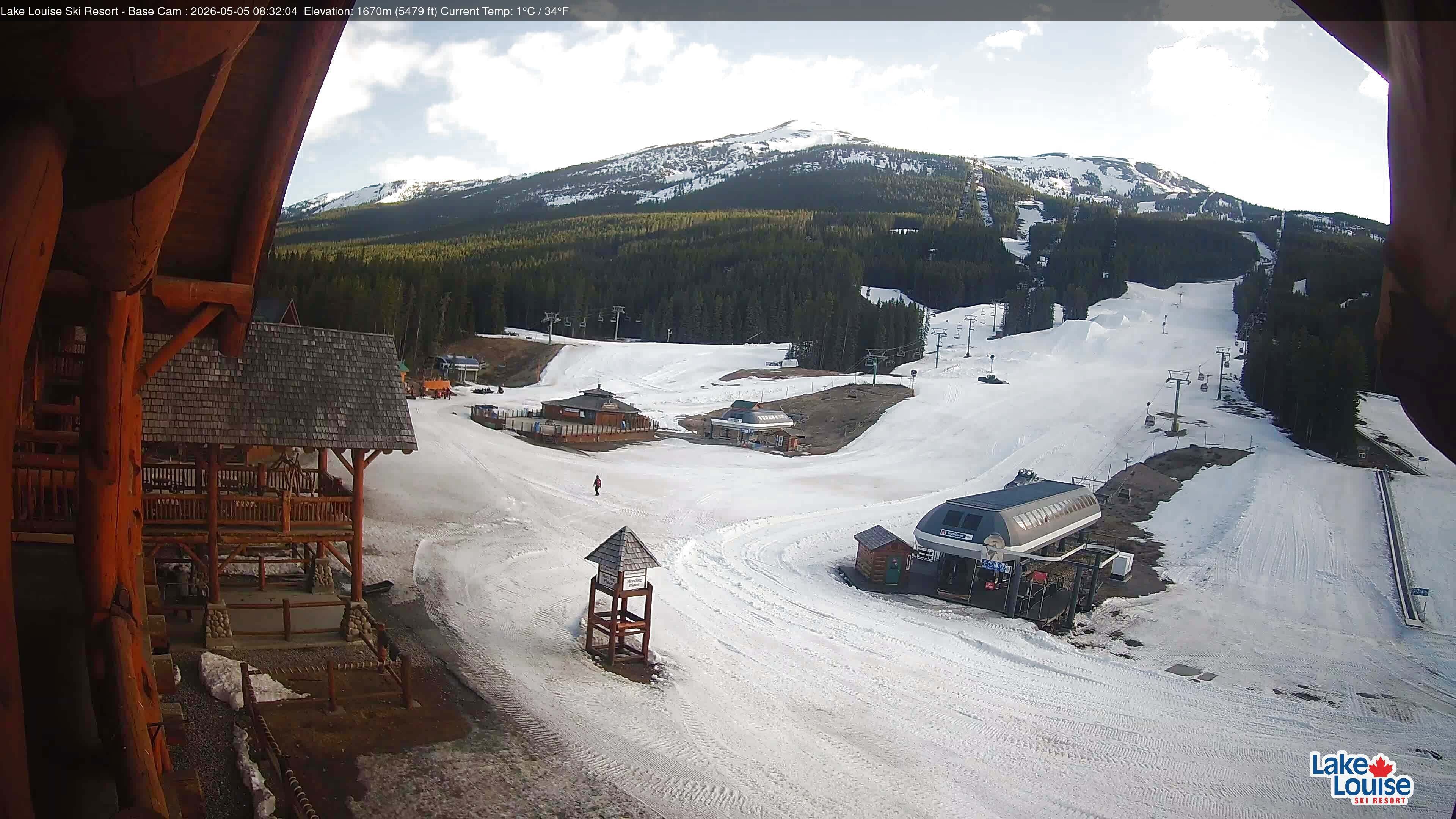 Archived image Webcam Lake Louise: Base Area
