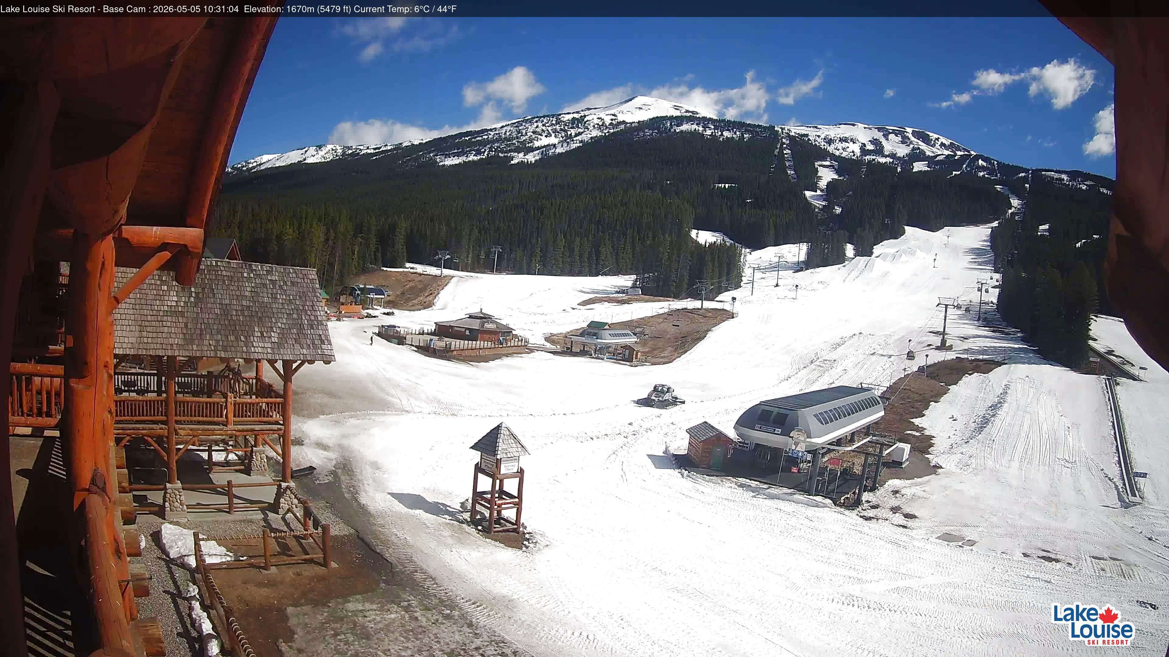 Archived image Webcam Lake Louise: Base Area