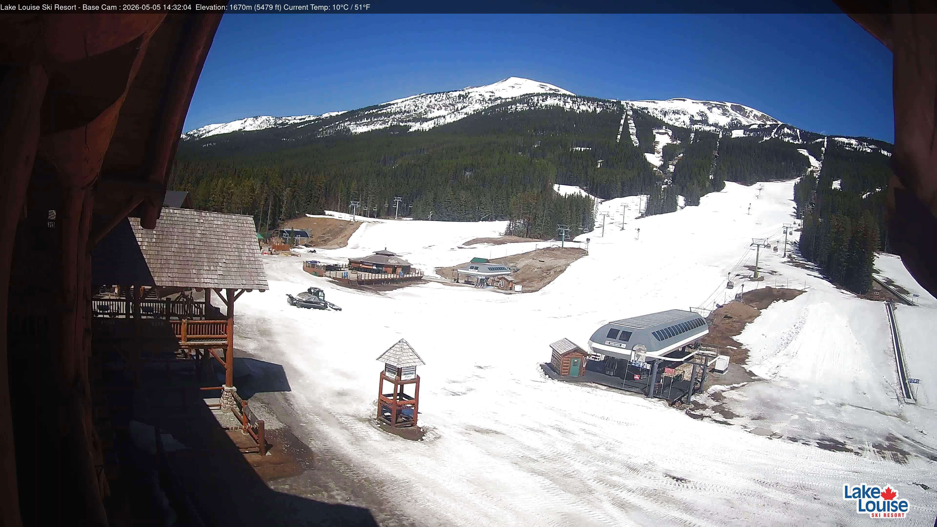 Archived image Webcam Lake Louise: Base Area