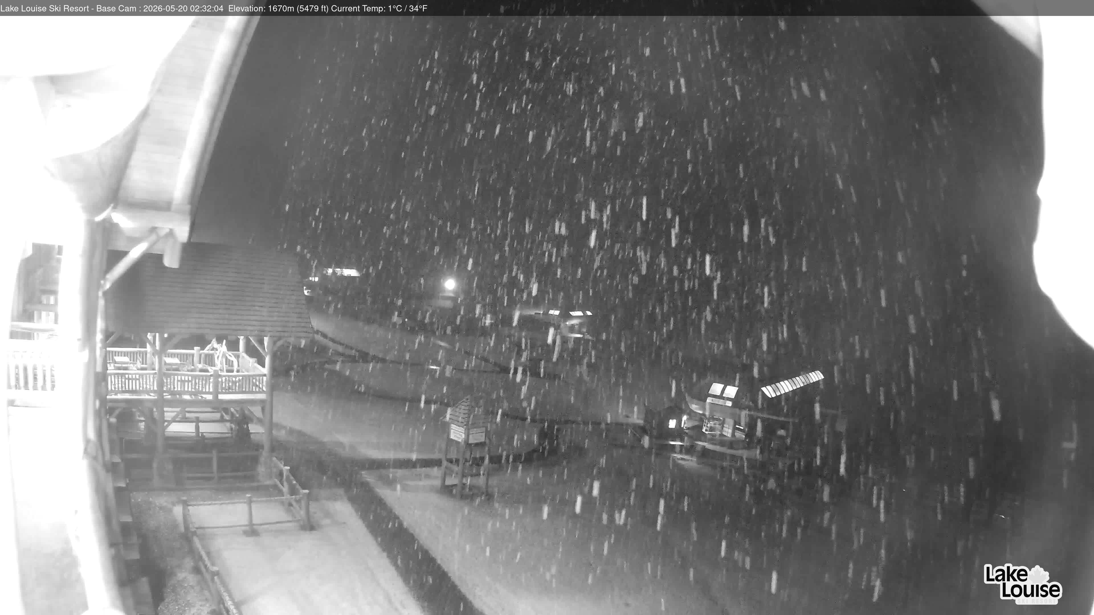 Archived image Webcam Lake Louise: Base Area