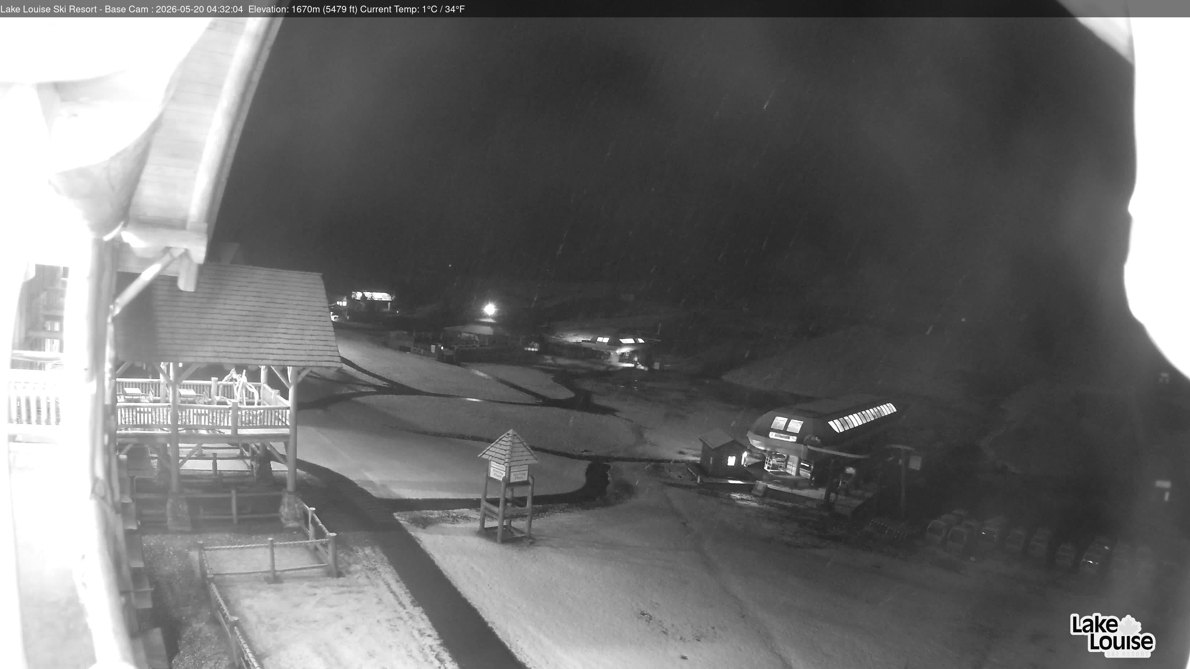Archived image Webcam Lake Louise: Base Area