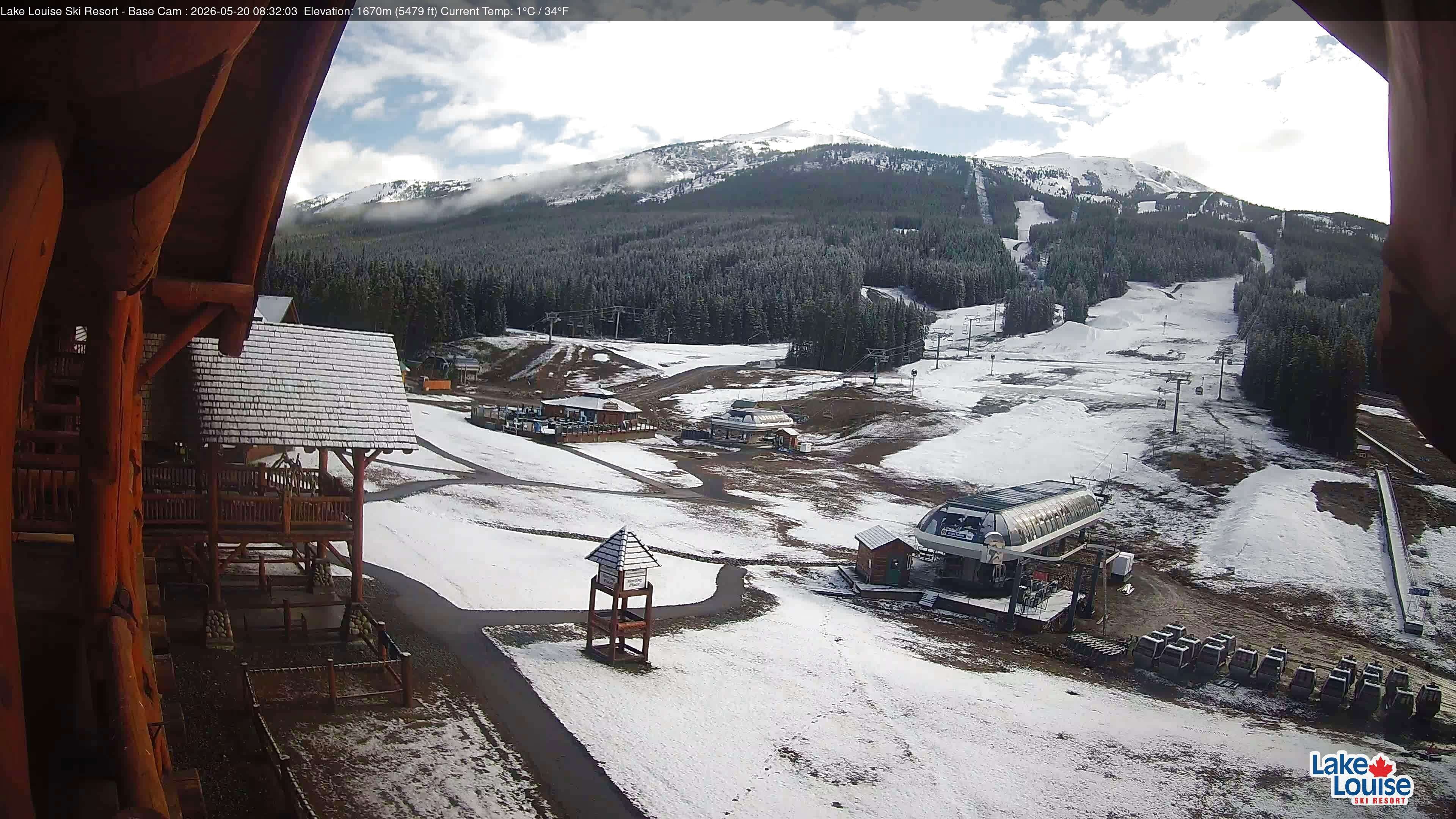Archived image Webcam Lake Louise: Base Area