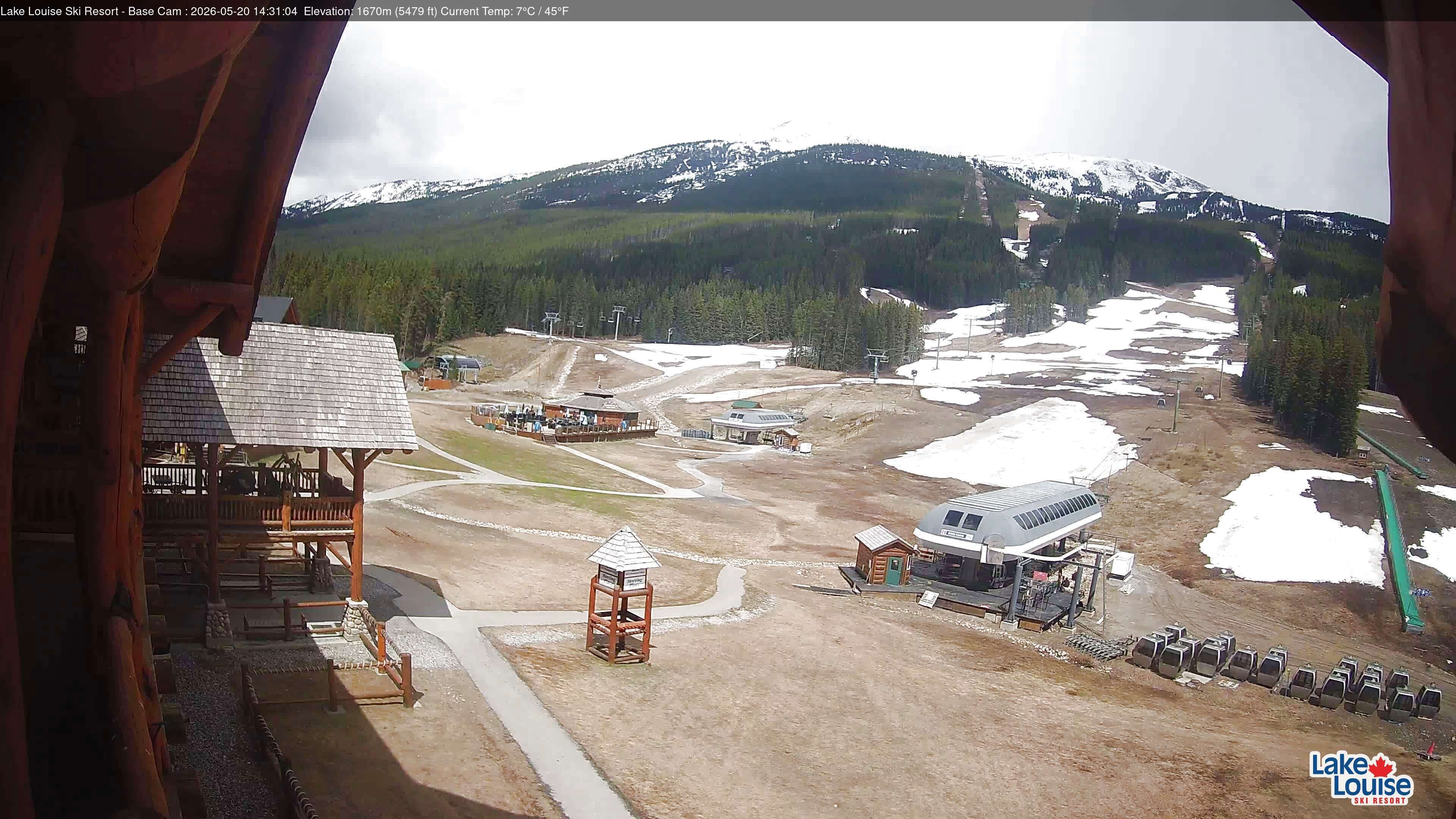 Archived image Webcam Lake Louise: Base Area