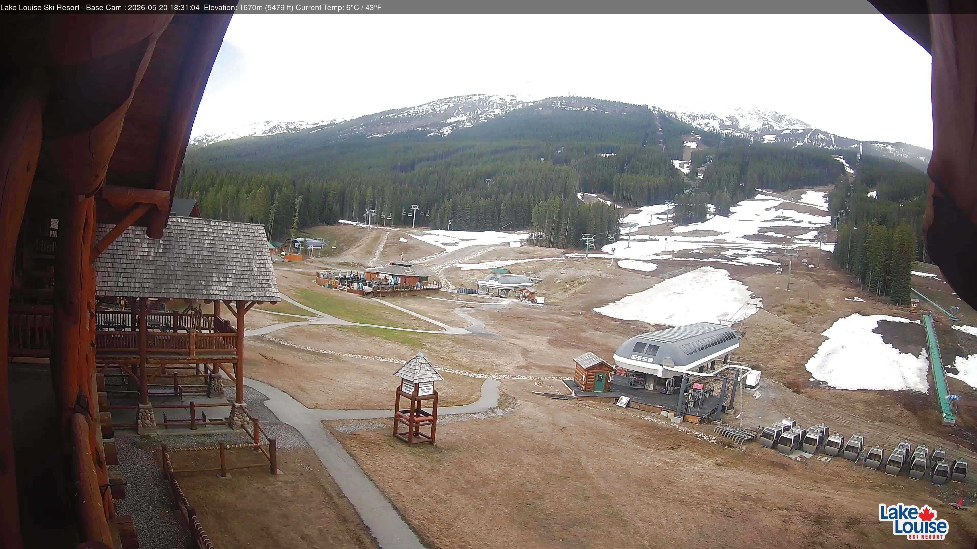 Archived image Webcam Lake Louise: Base Area