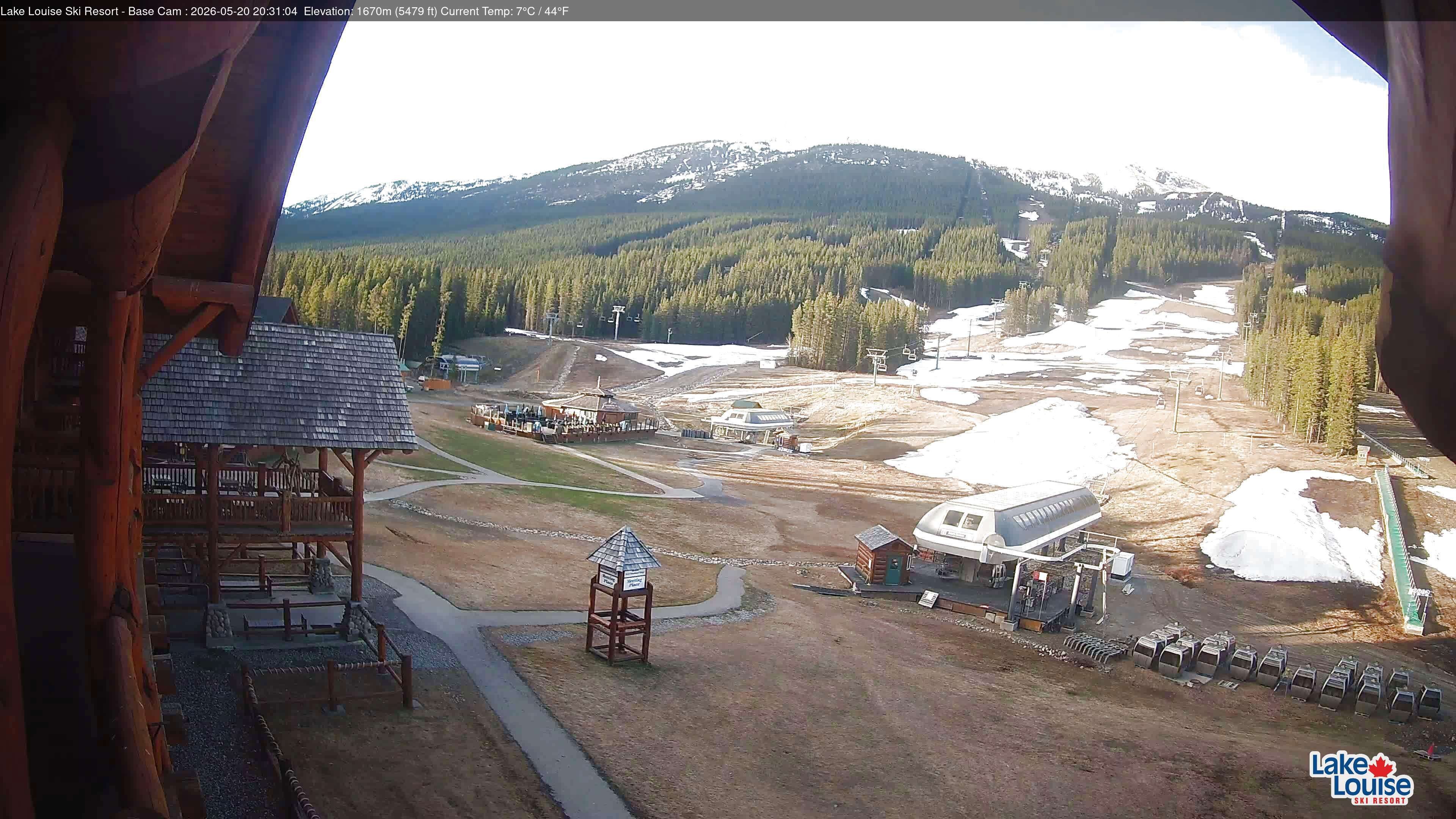 Archived image Webcam Lake Louise: Base Area