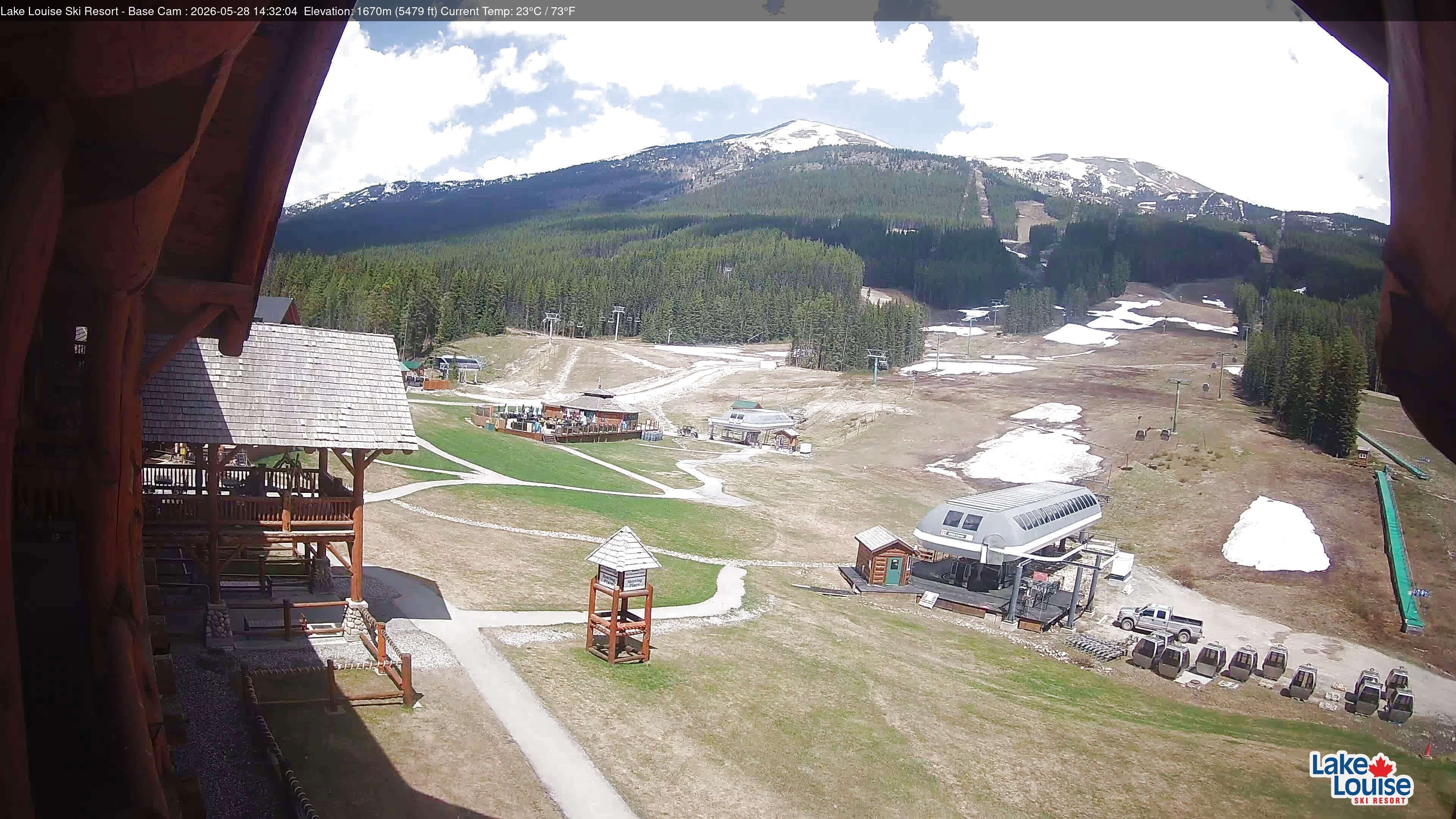 Archived image Webcam Lake Louise: Base Area