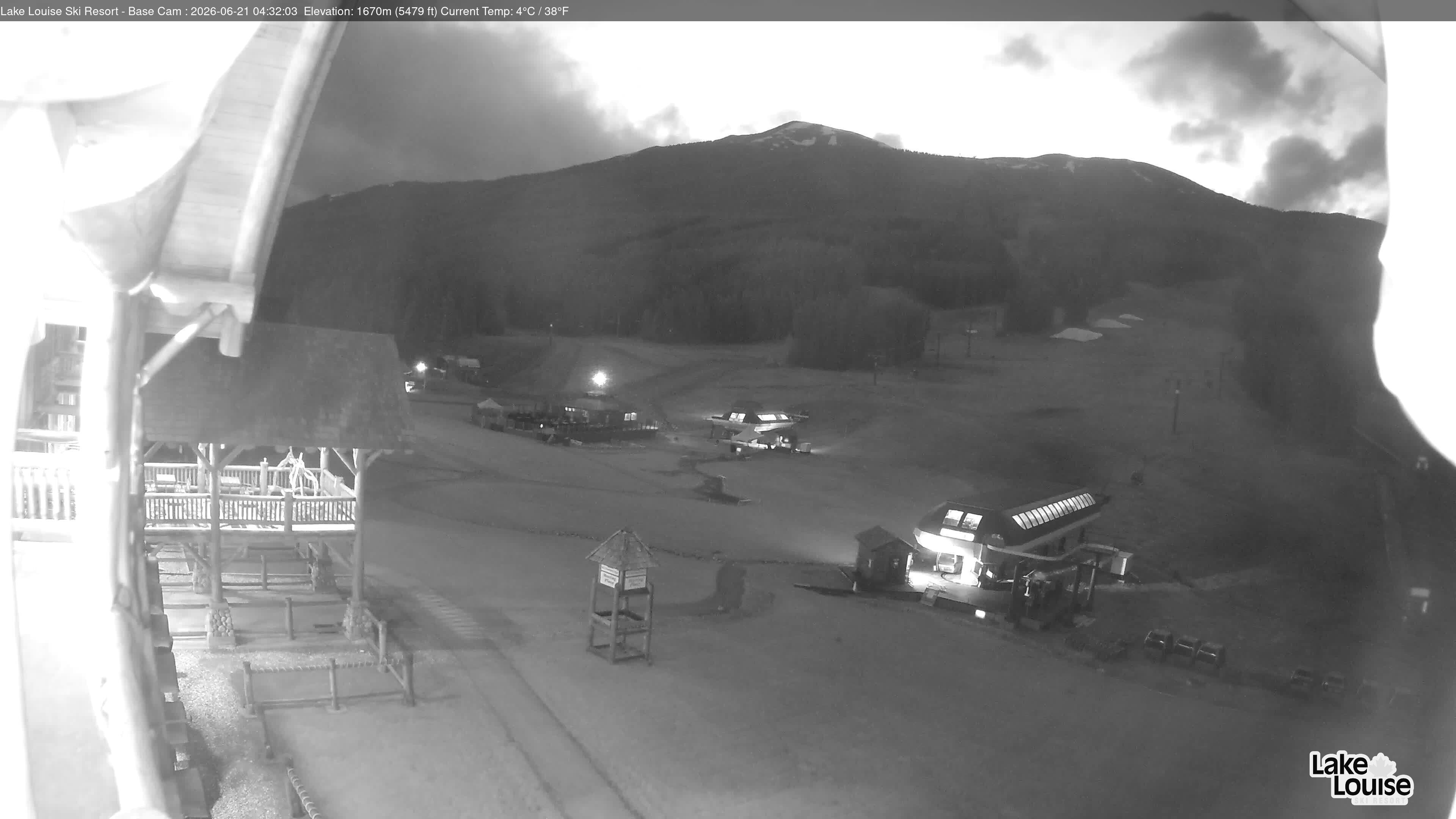 Archived image Webcam Lake Louise: Base Area
