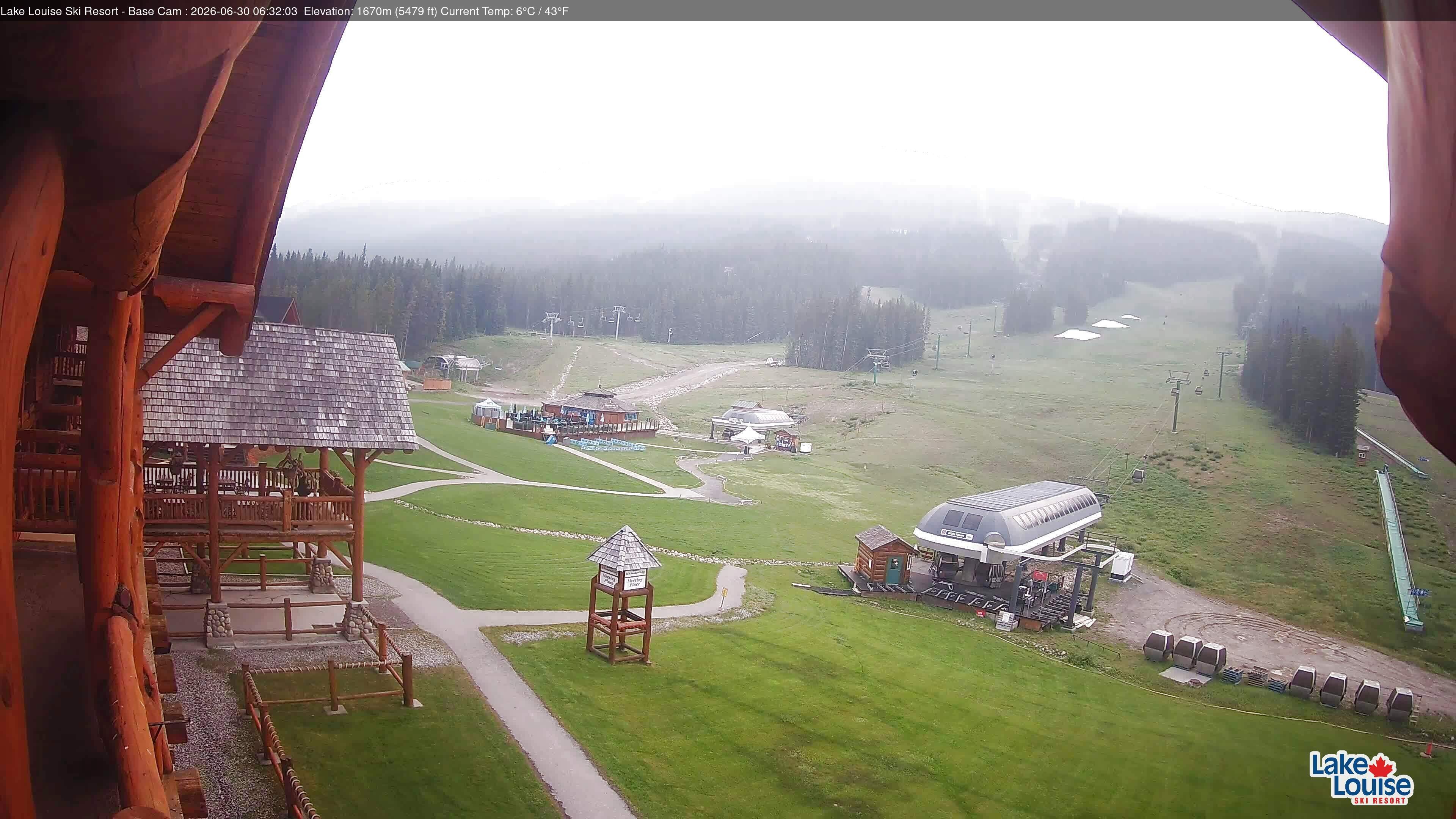 Archived image Webcam Lake Louise: Base Area