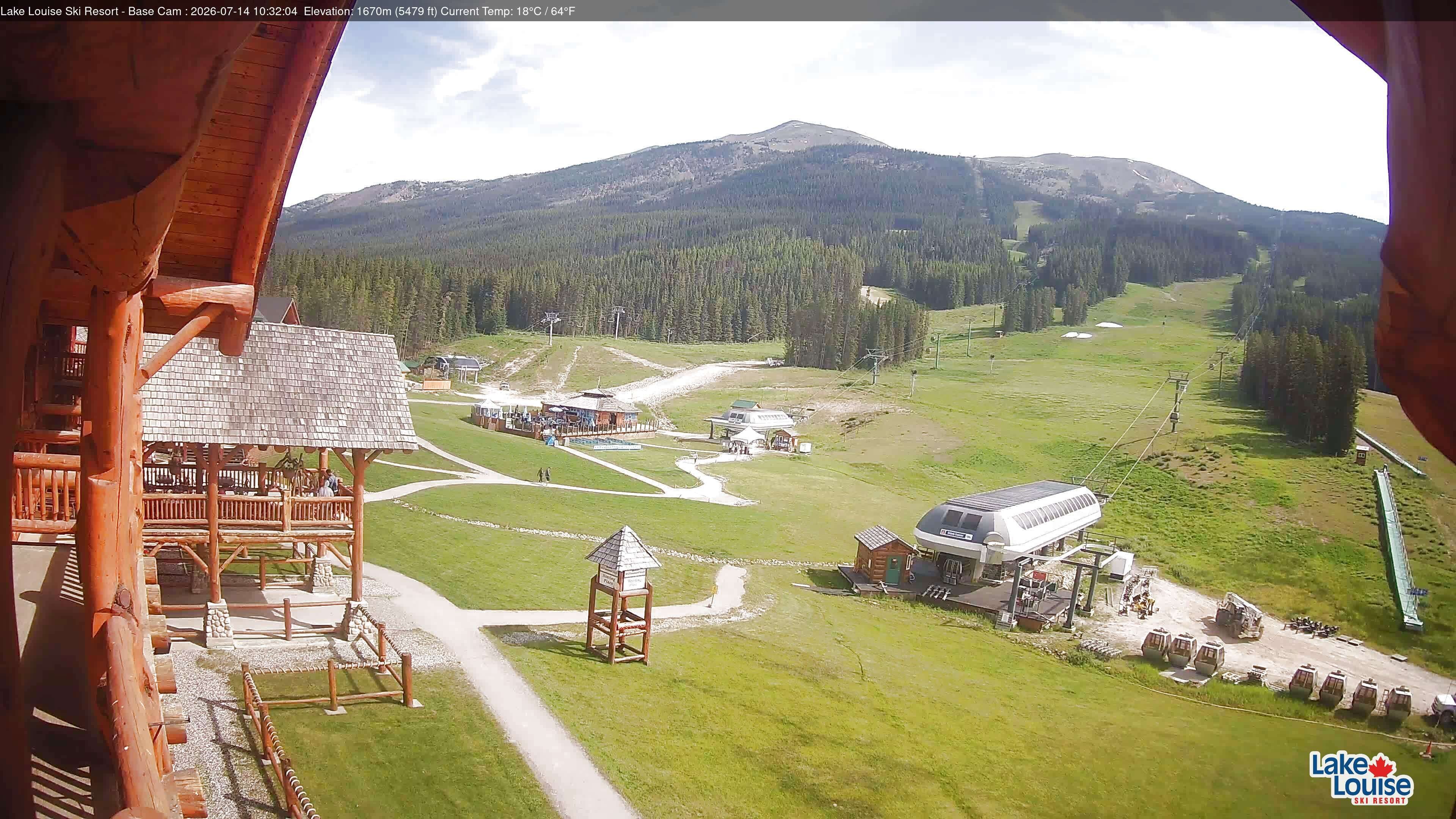 Archived image Webcam Lake Louise: Base Area