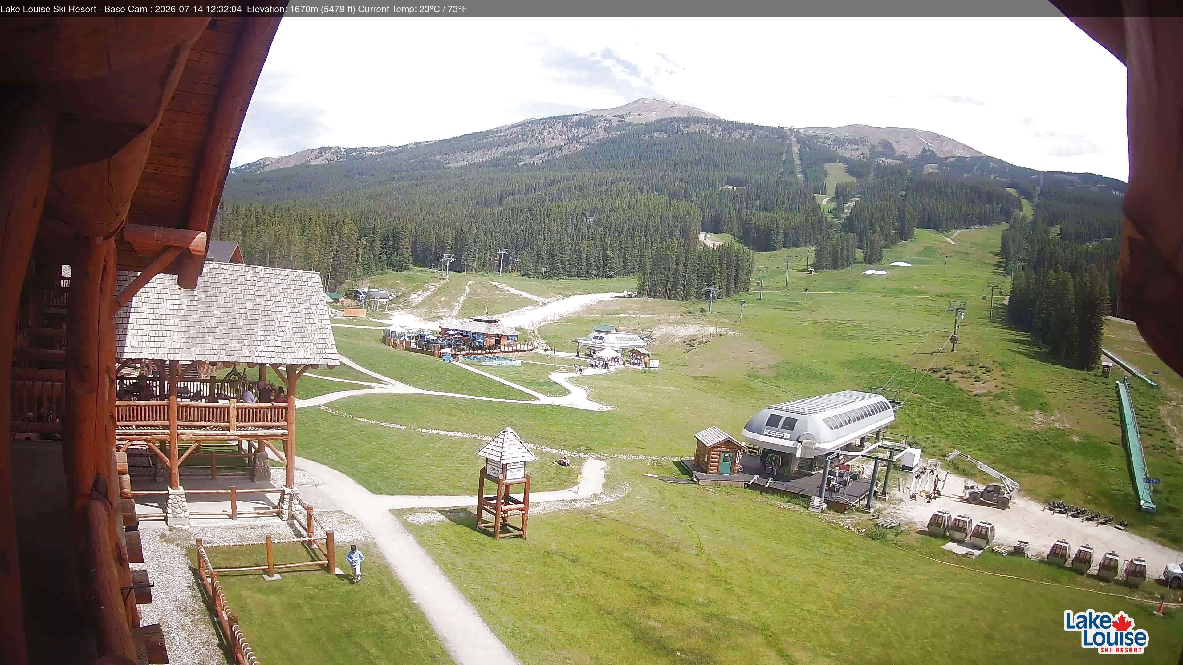 Archived image Webcam Lake Louise: Base Area