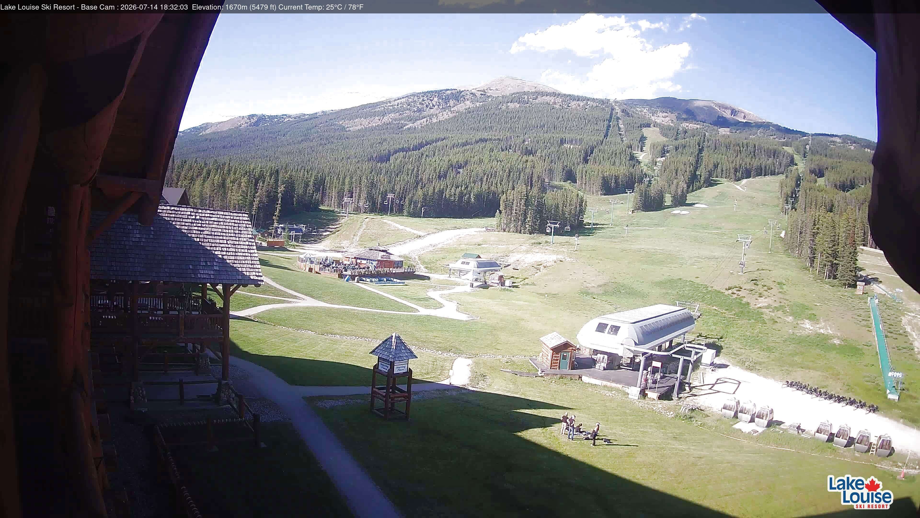 Archived image Webcam Lake Louise: Base Area