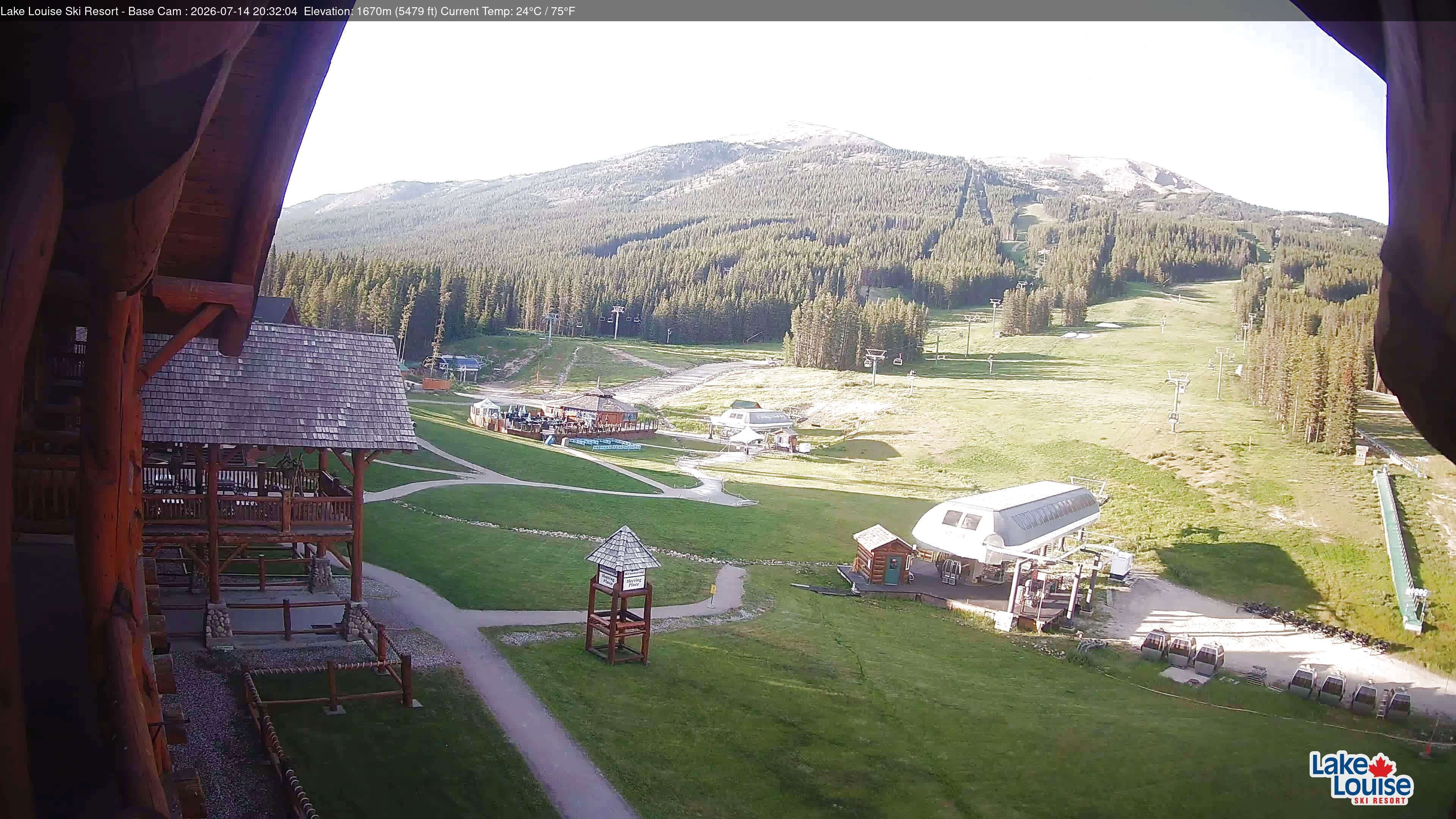 Archived image Webcam Lake Louise: Base Area
