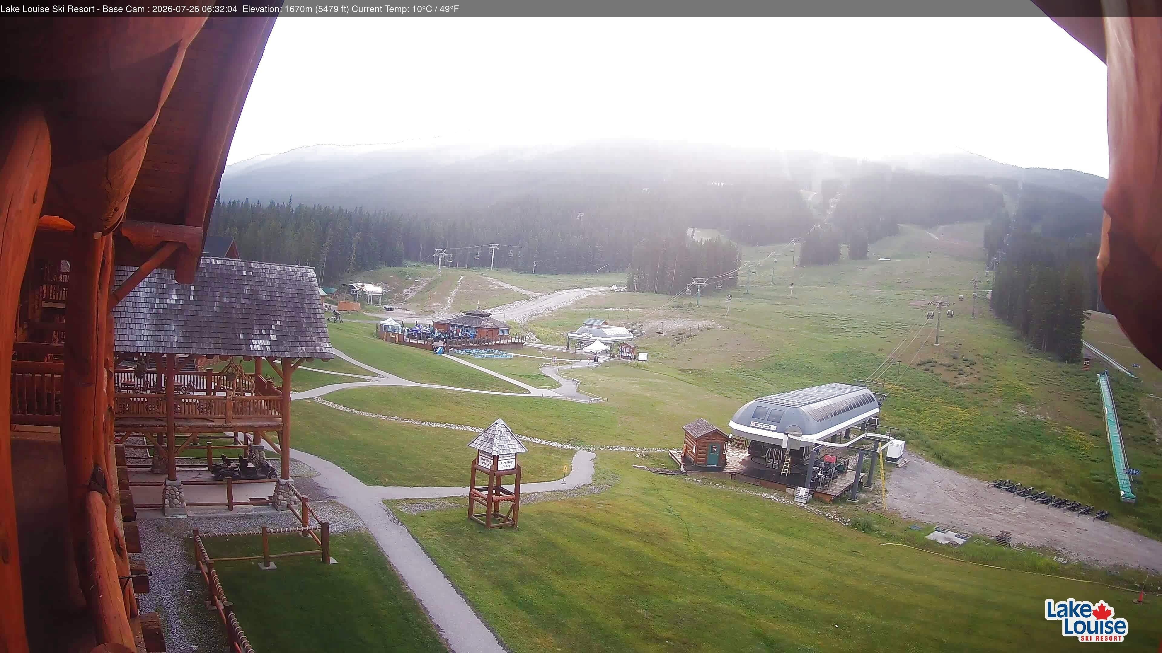 Archived image Webcam Lake Louise: Base Area