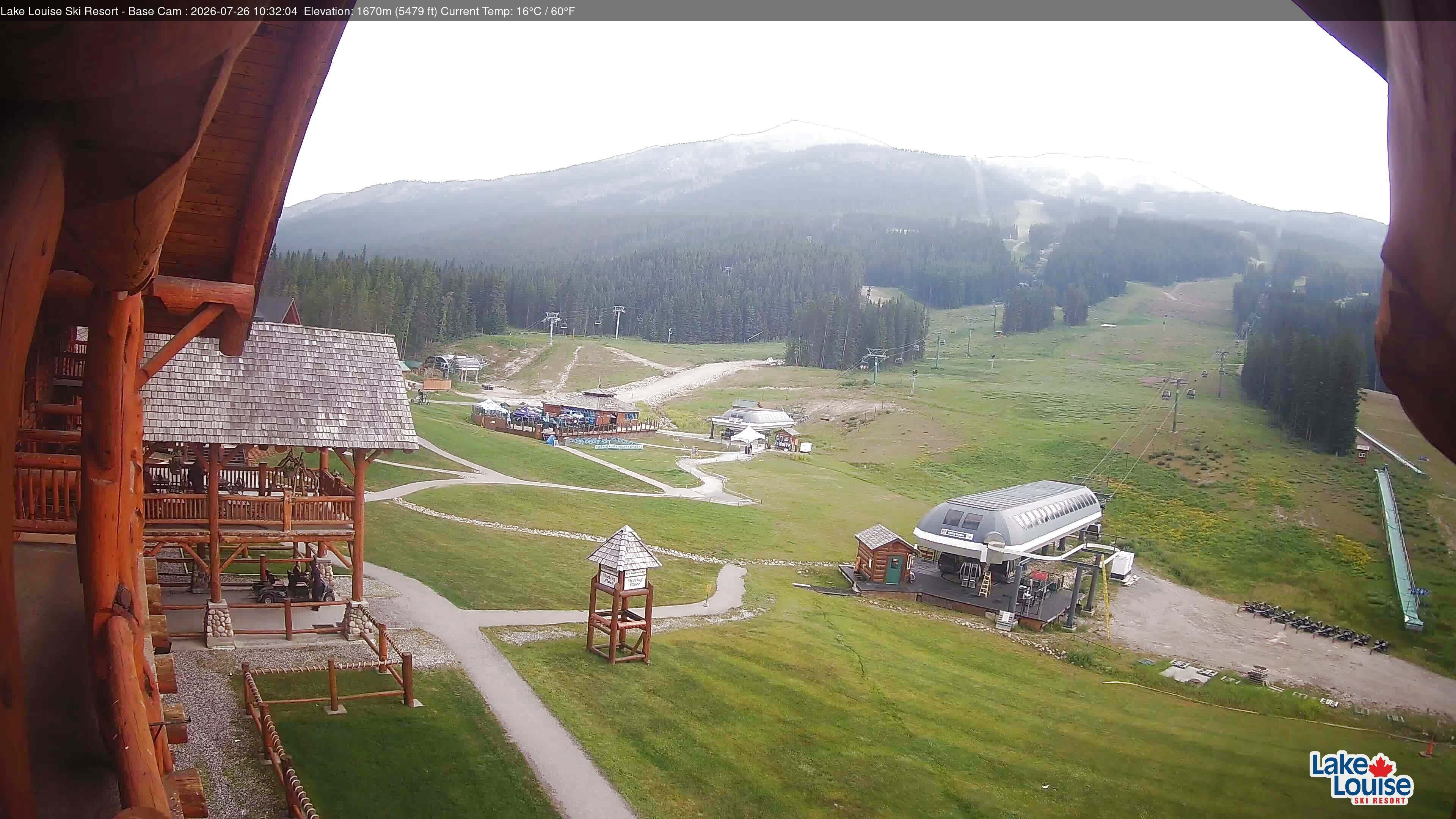 Archived image Webcam Lake Louise: Base Area