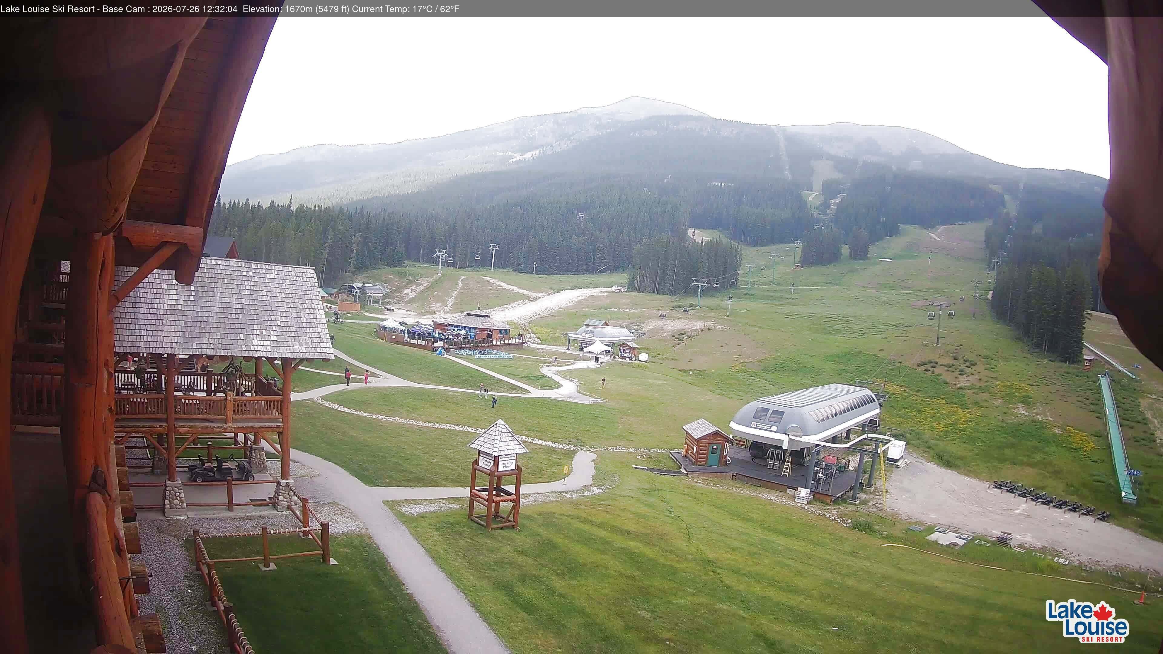 Archived image Webcam Lake Louise: Base Area