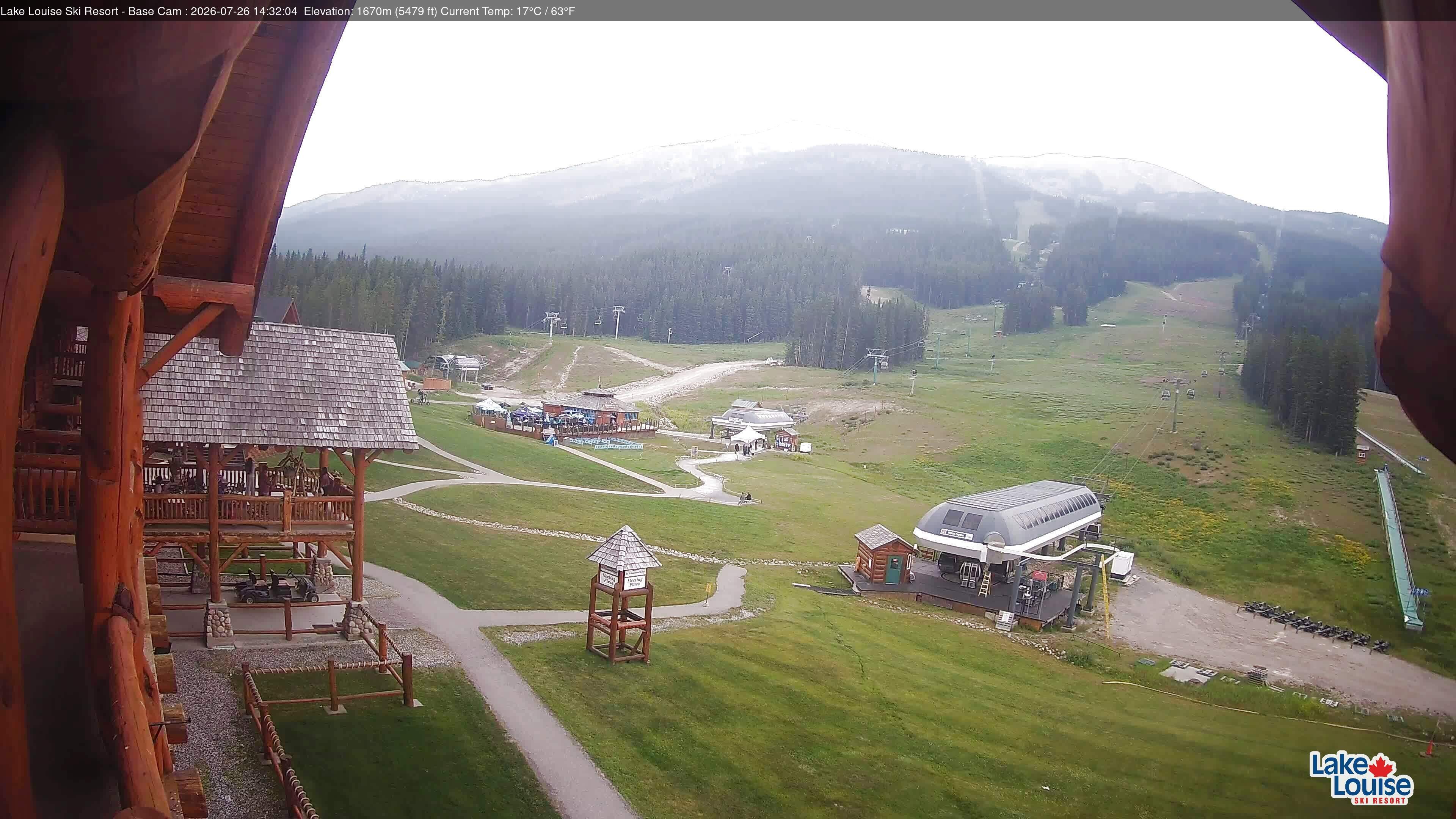 Archived image Webcam Lake Louise: Base Area